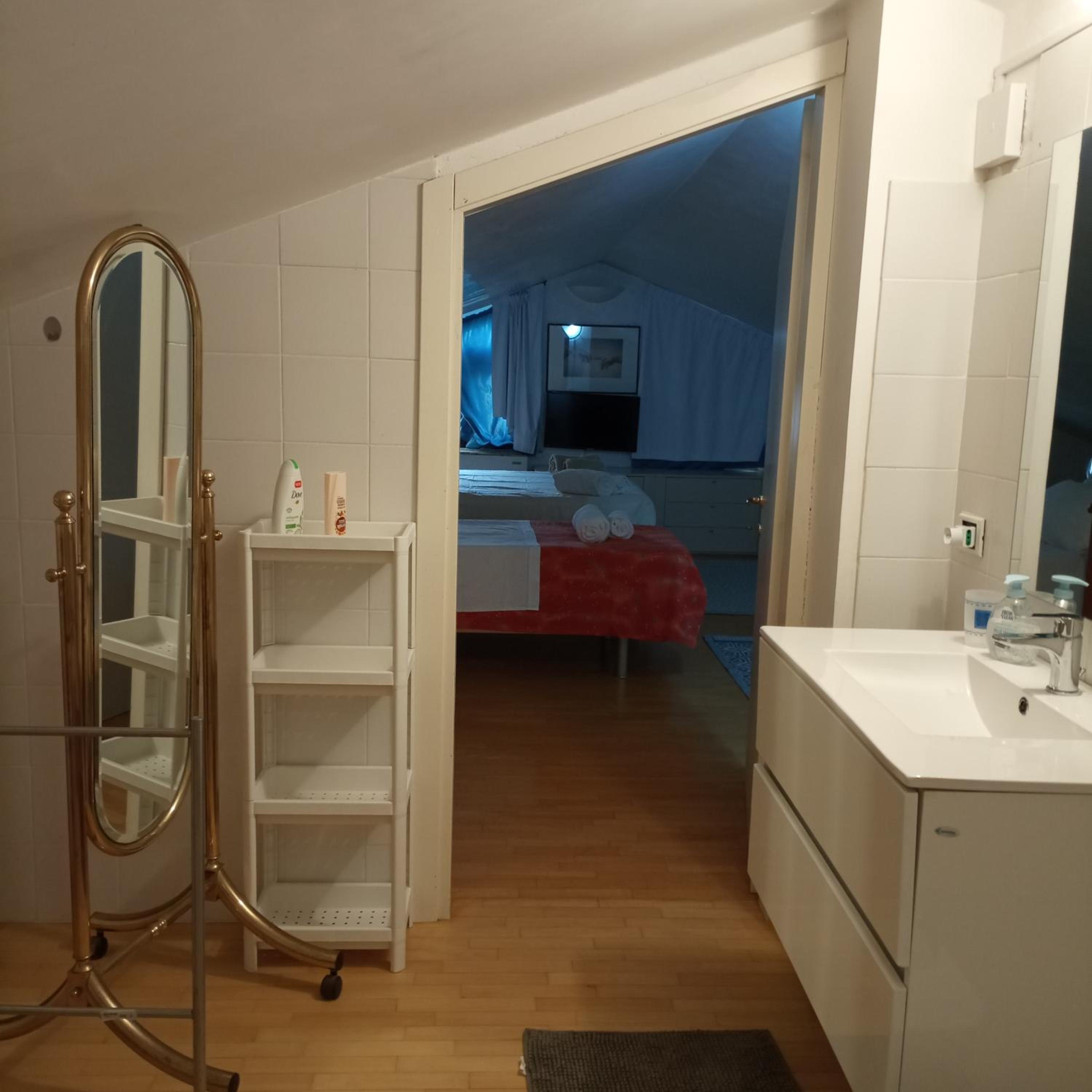 Quadruple Room - Photo 9