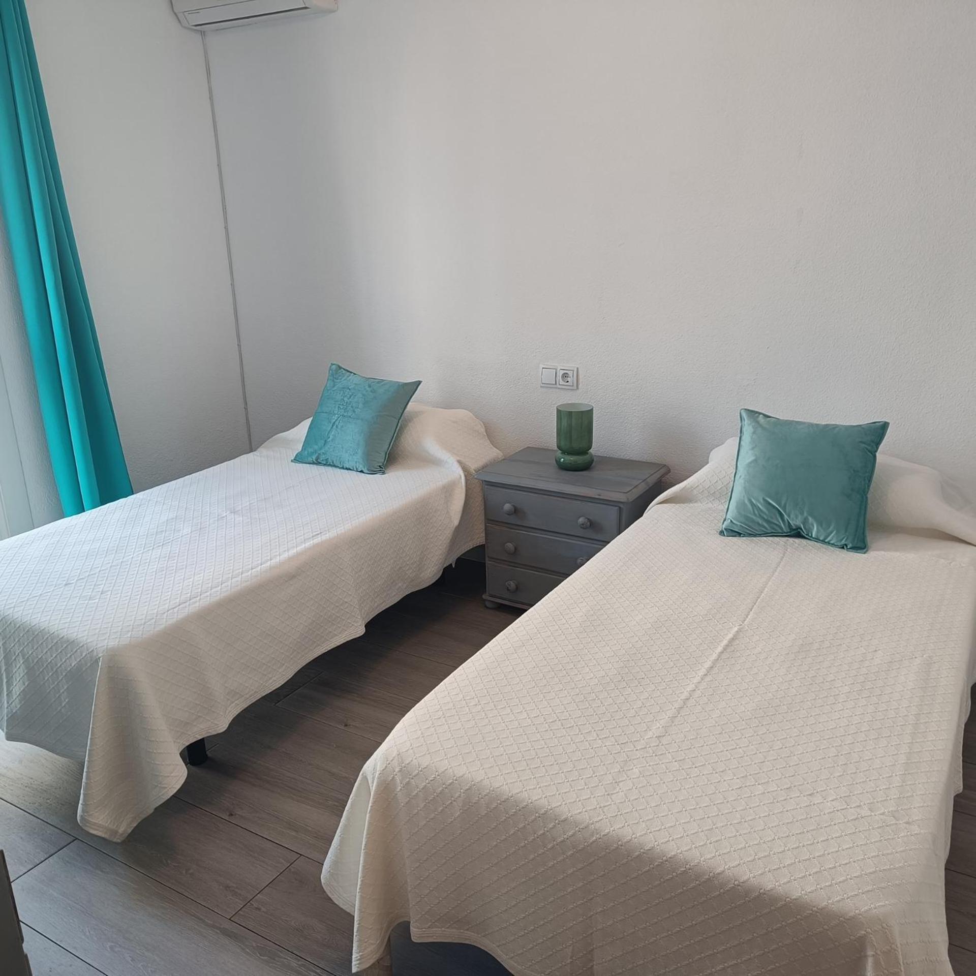Apartamento de Dos Habitaciones con Vista al Mar