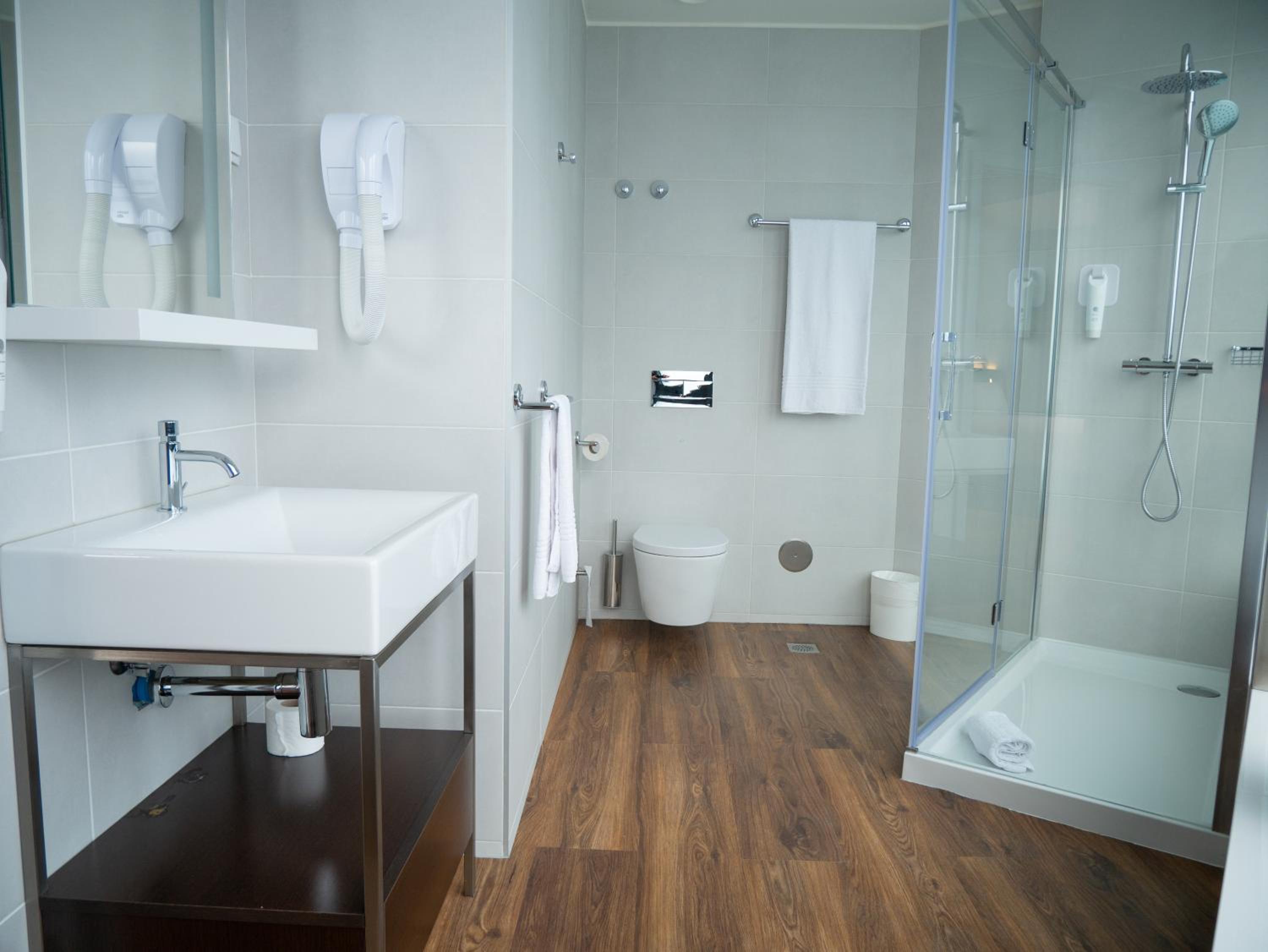 Superior Double Room thumbnail 6