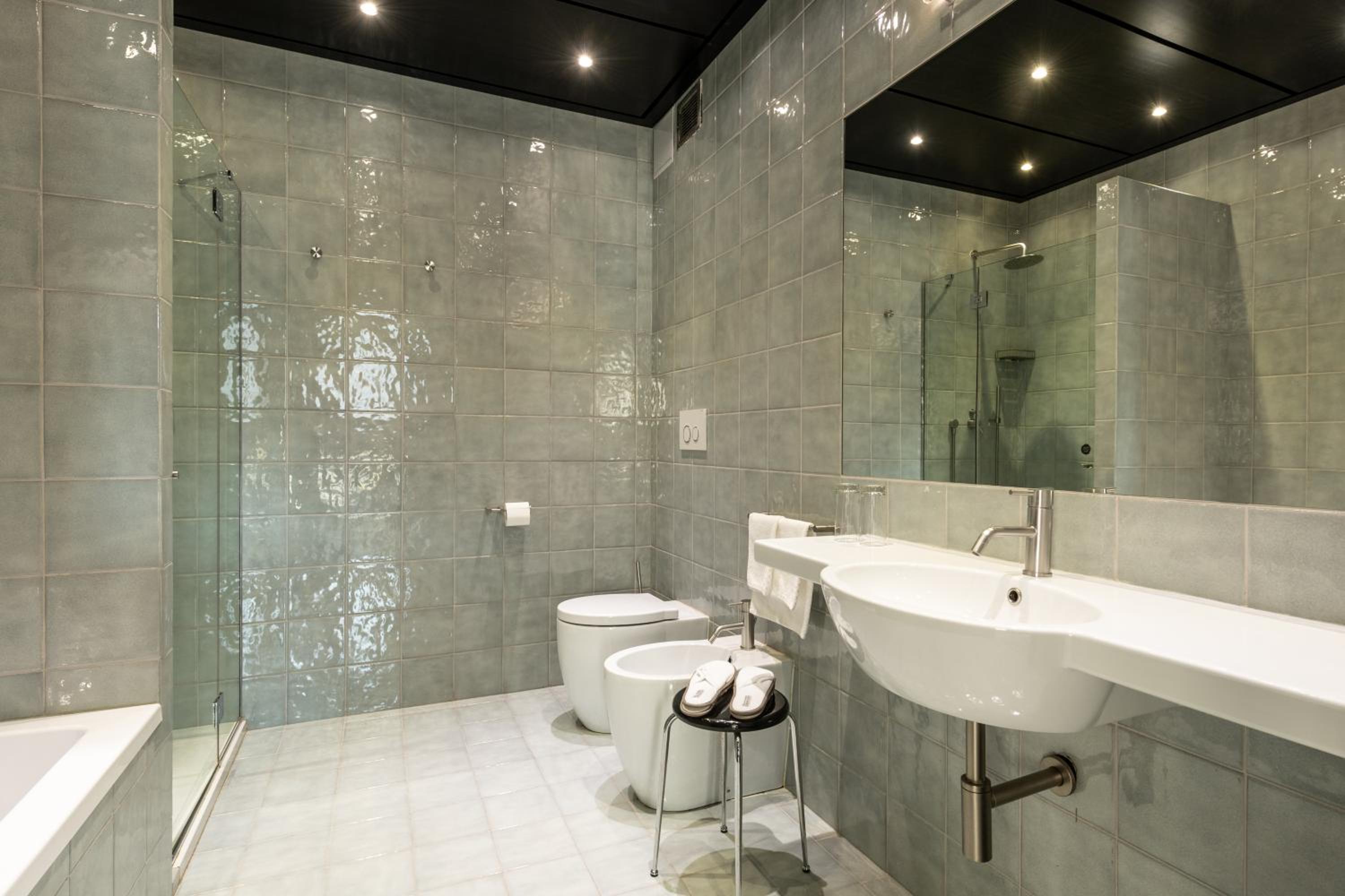 Two-Bedroom Suite - Photo 7