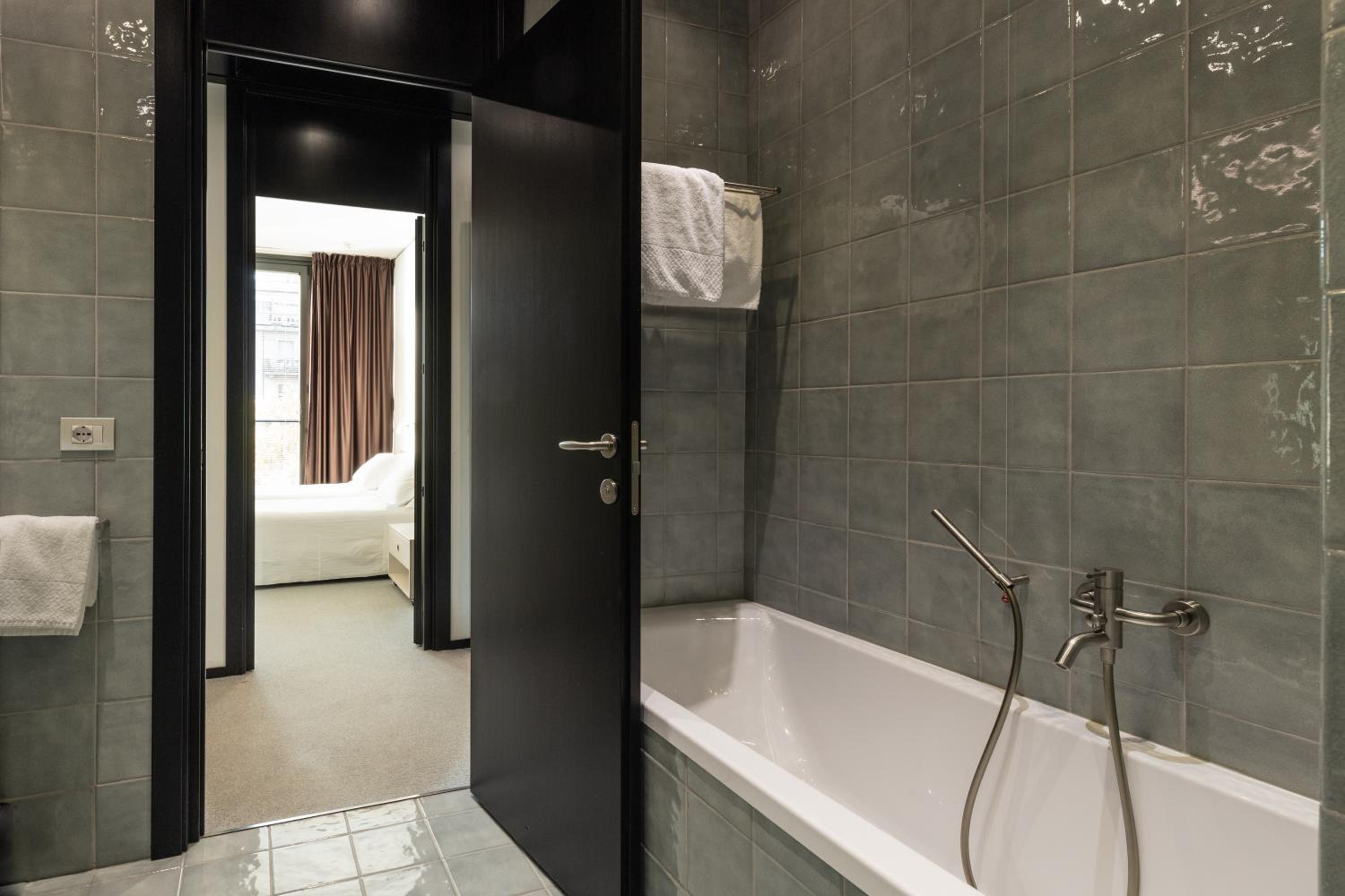 Two-Bedroom Suite - Photo 5