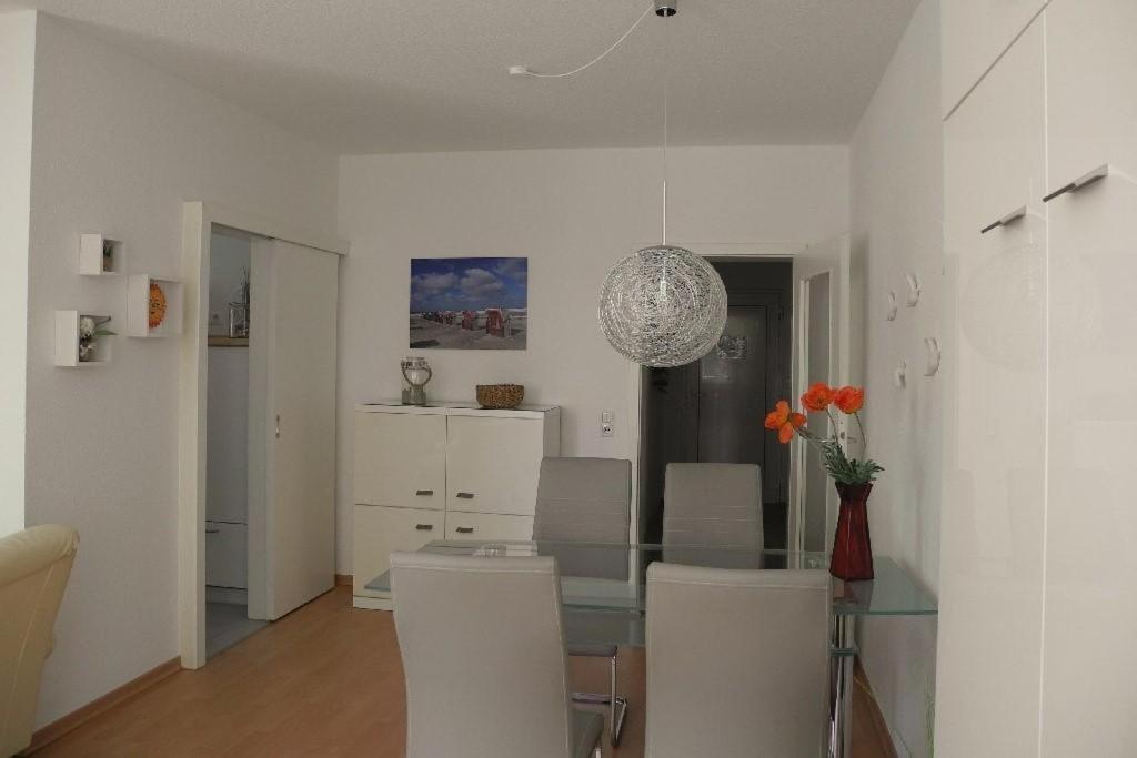 Apartment with Balcony photo 2
