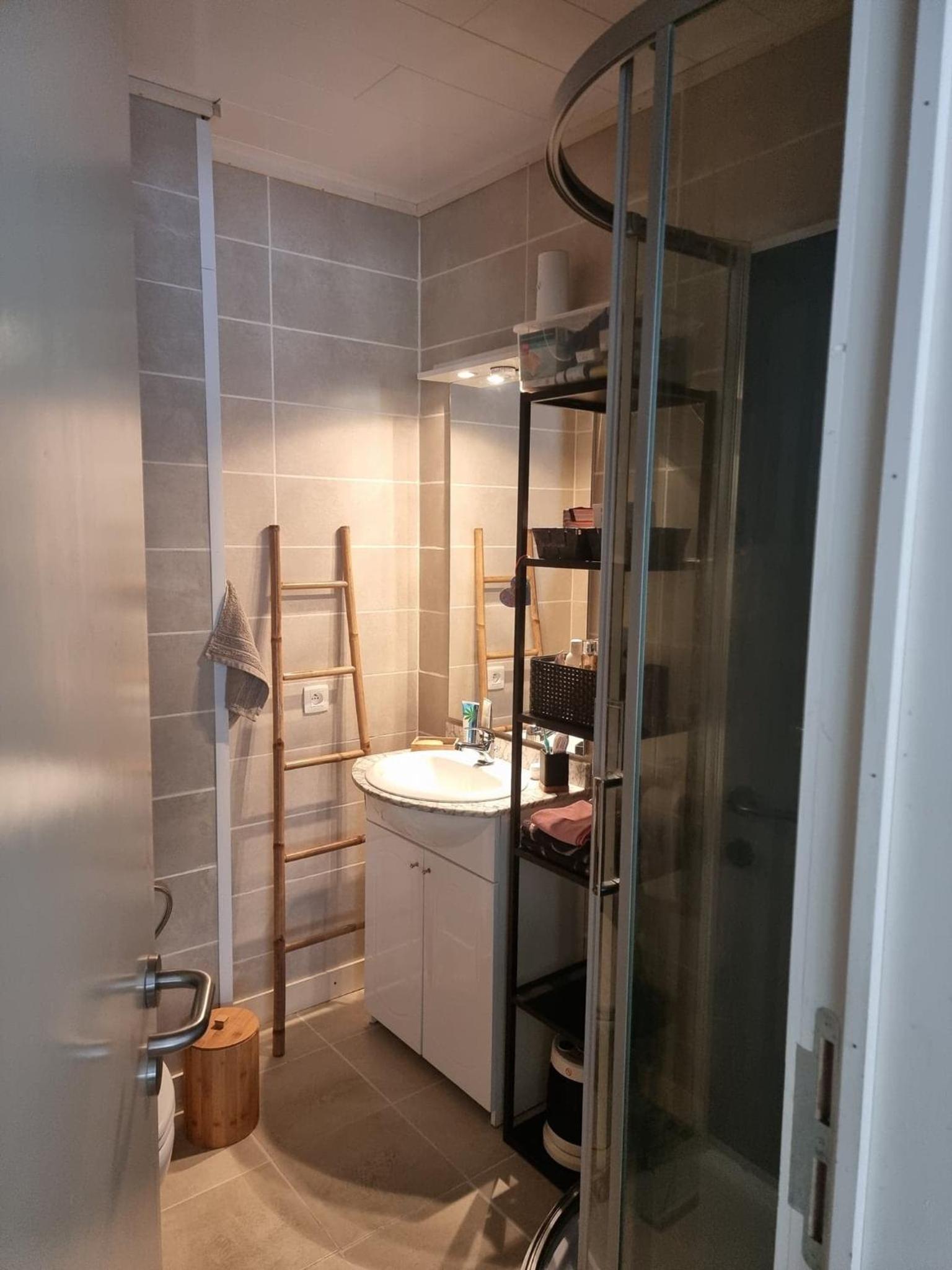 One-Bedroom Apartment - Photo 9