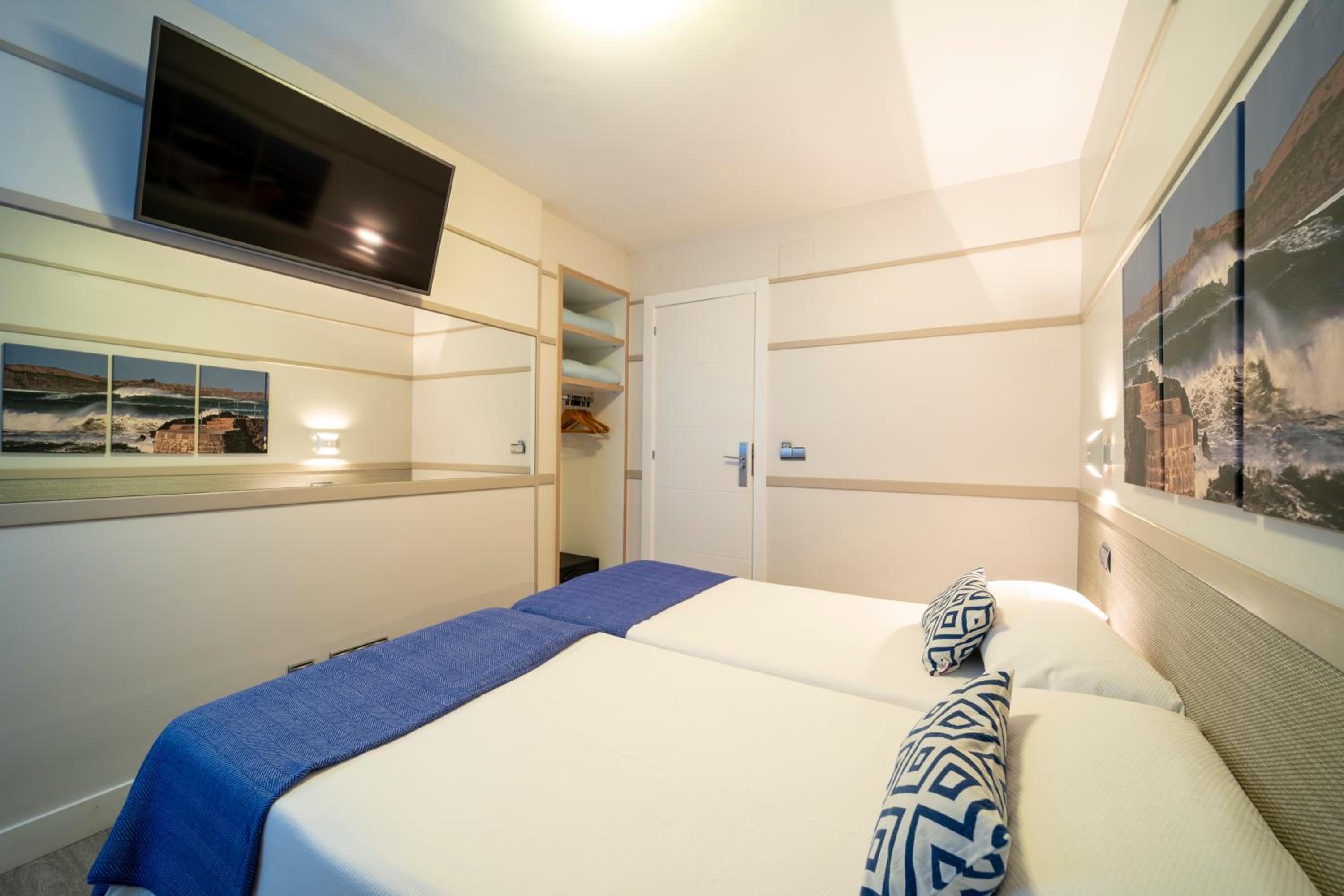 Double Room - Photo 4