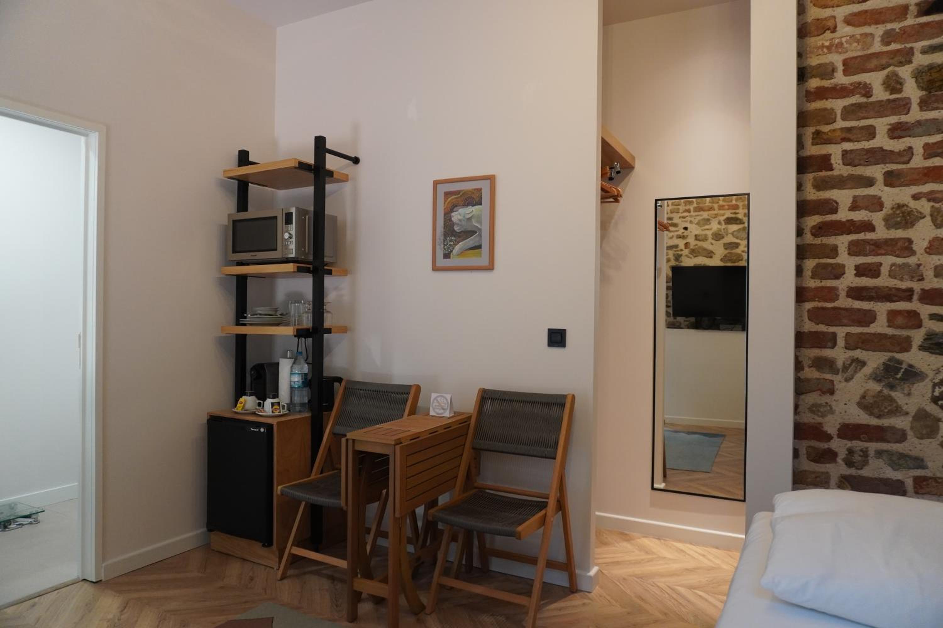 Small Studio - Additional Building  photo 3