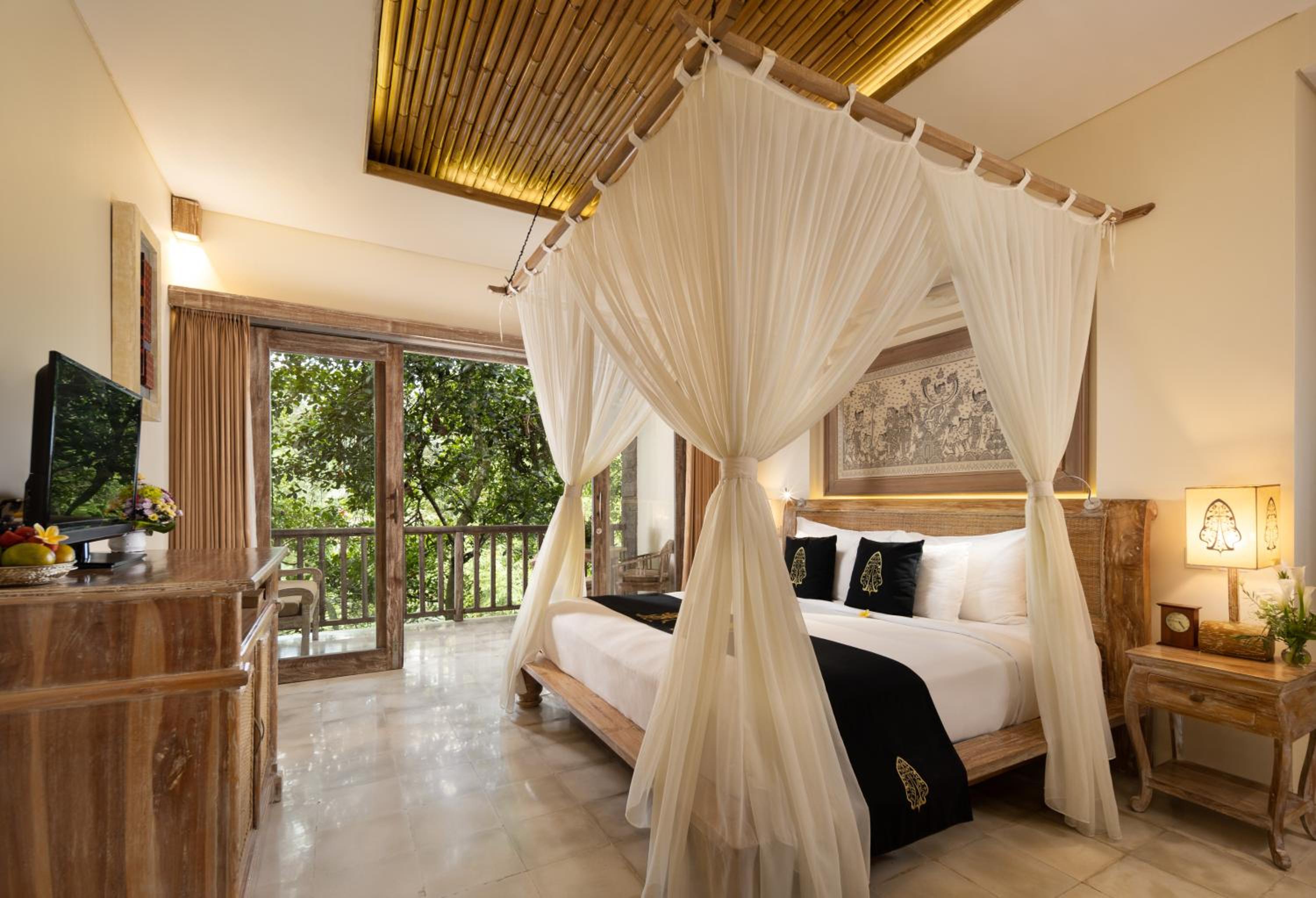 Suite River View with Free Benefit