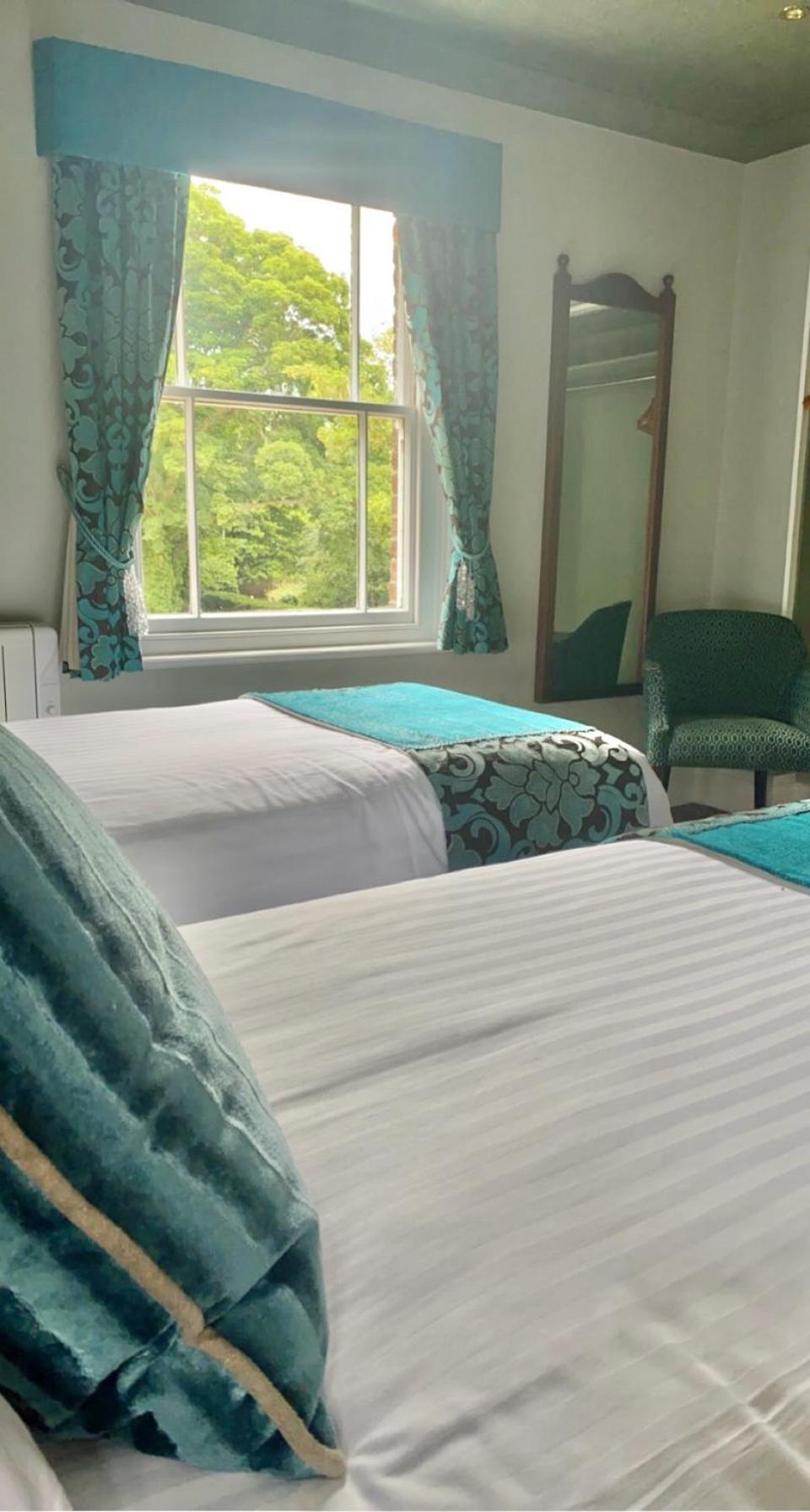 Standard Twin Room photo 2