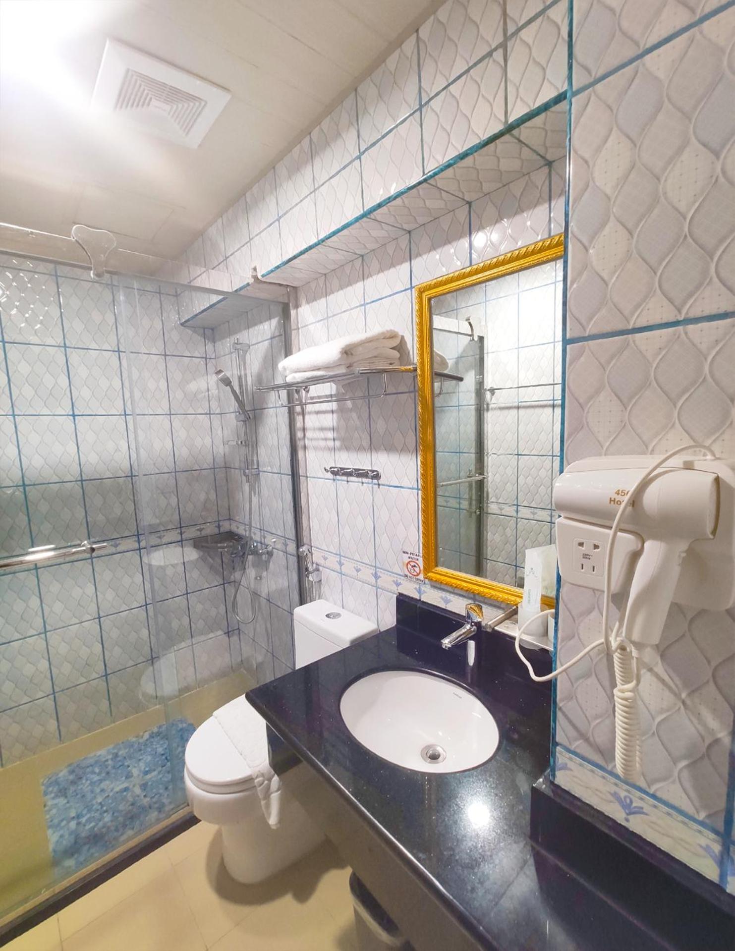 Standard Triple Room - Photo 5