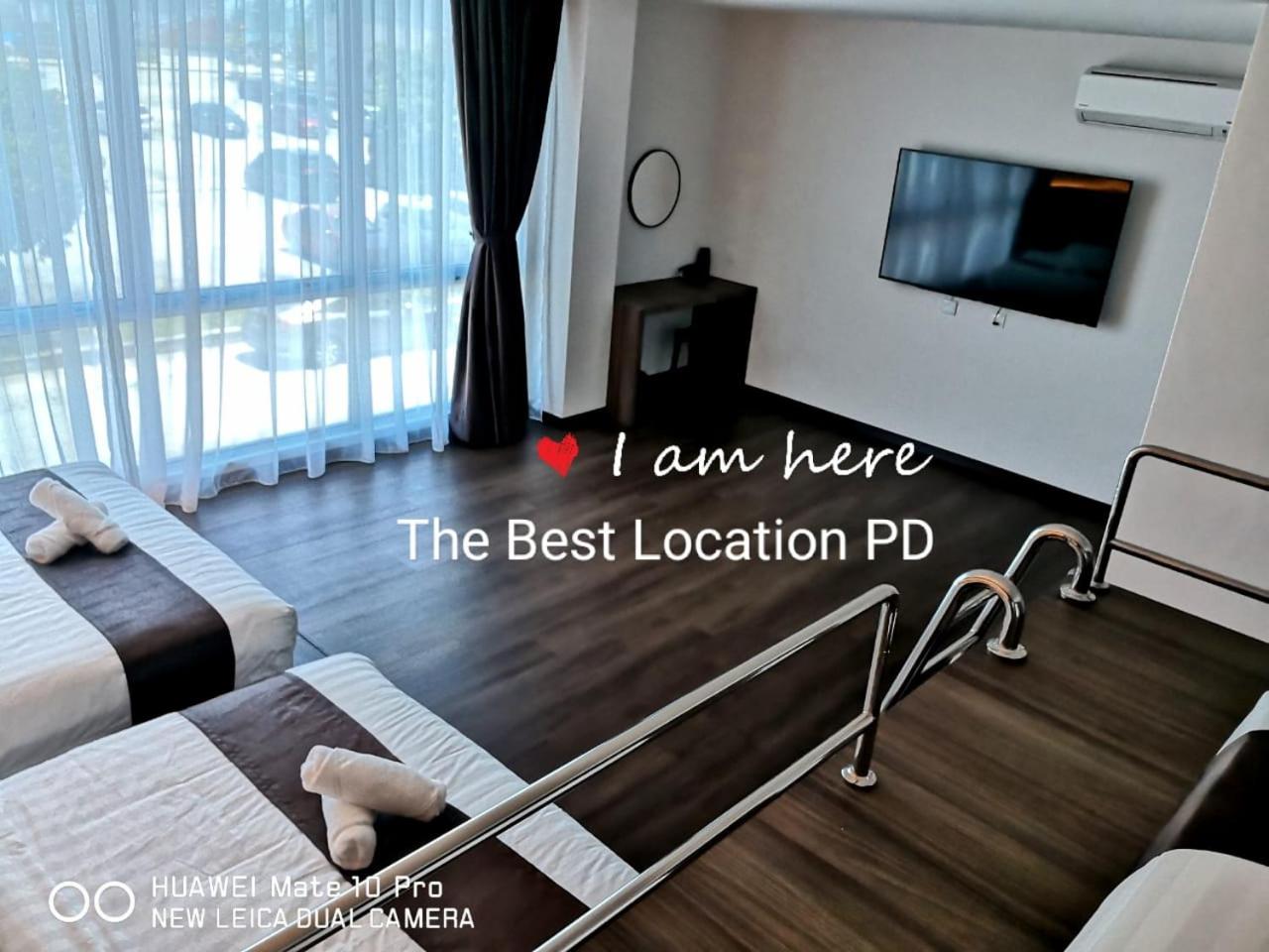 Family Room with Private Bathroom - Photo 3
