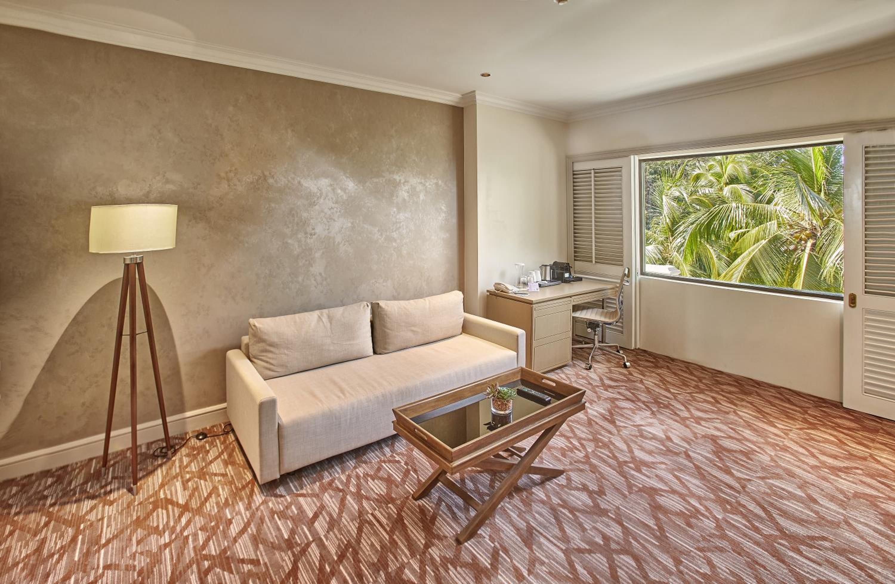 Junior Suite with Club Access - Photo 2
