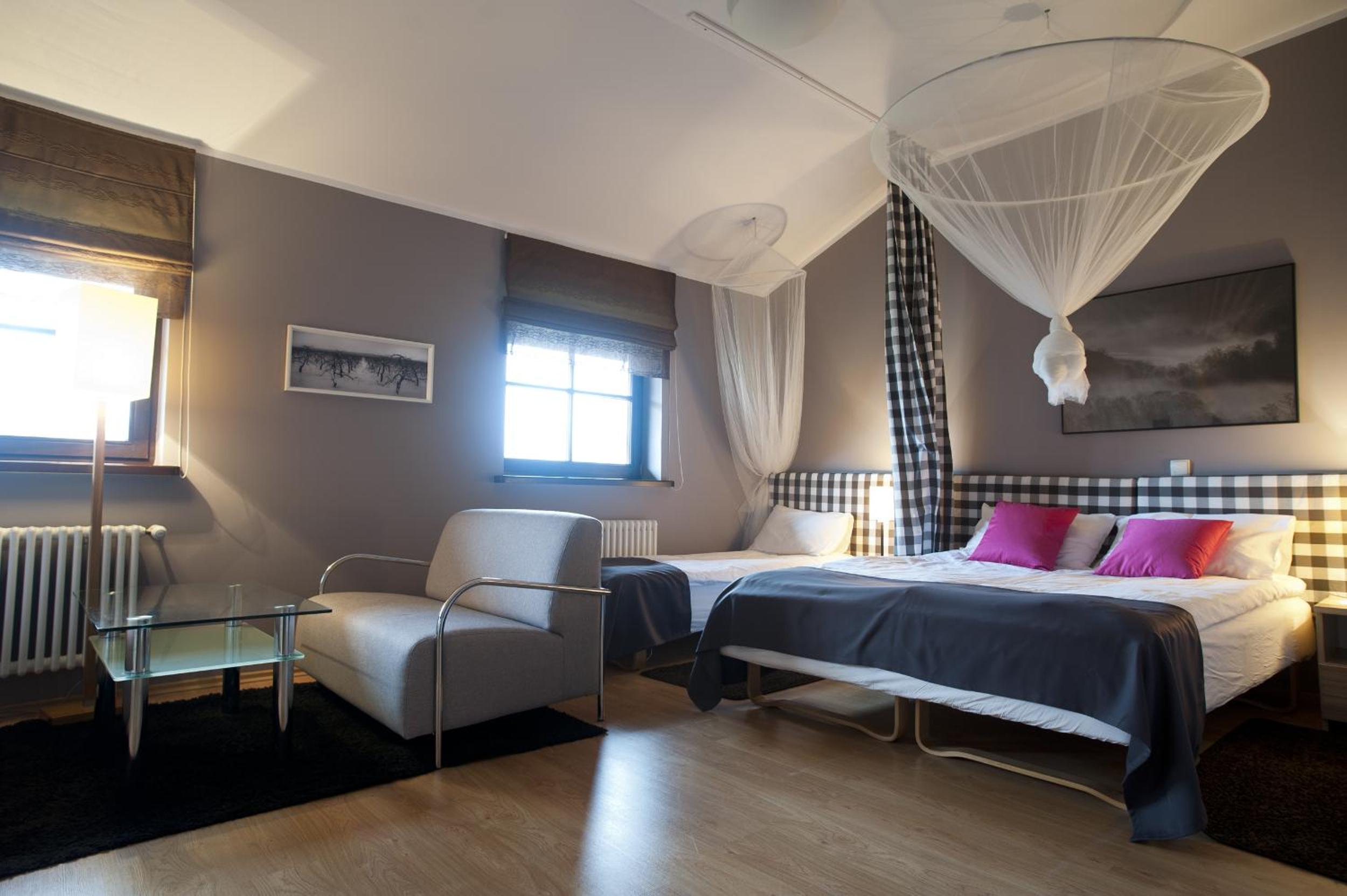 Large Double Room - Photo 22