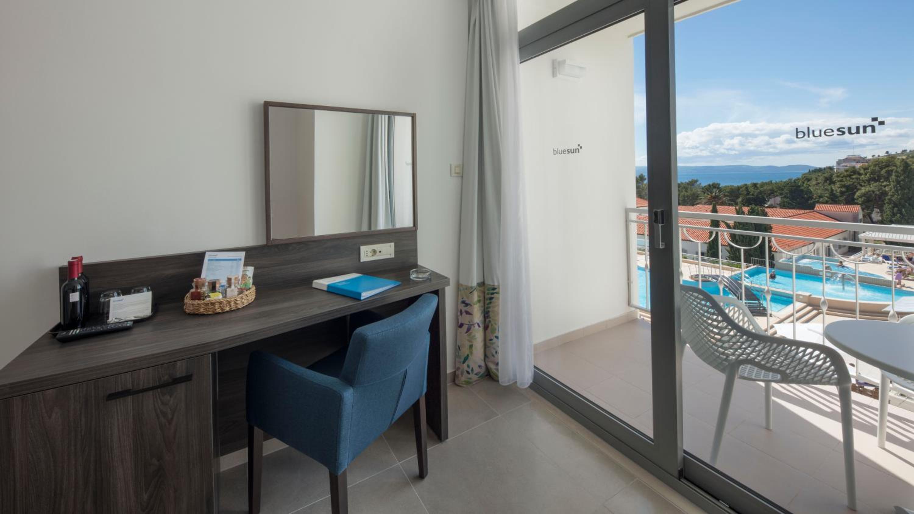 Standard Sea Side Double Room with Balcony - Photo 3