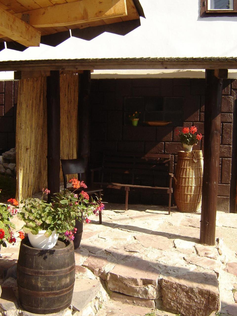Five-Bedroom House - Photo 30