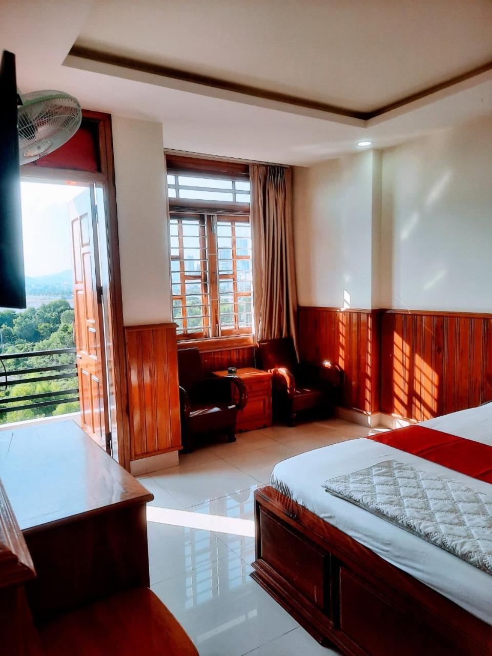 Deluxe Double Room - Photo 12