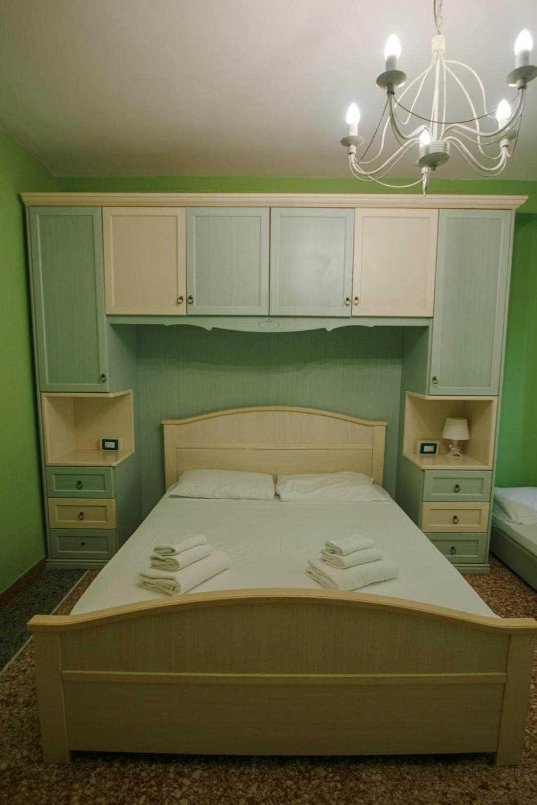 One-Bedroom Apartment (4 Adults)