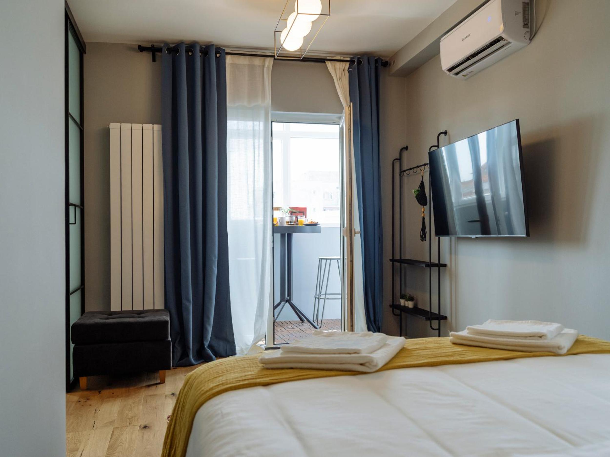 One-Bedroom Apartment - Photo 7