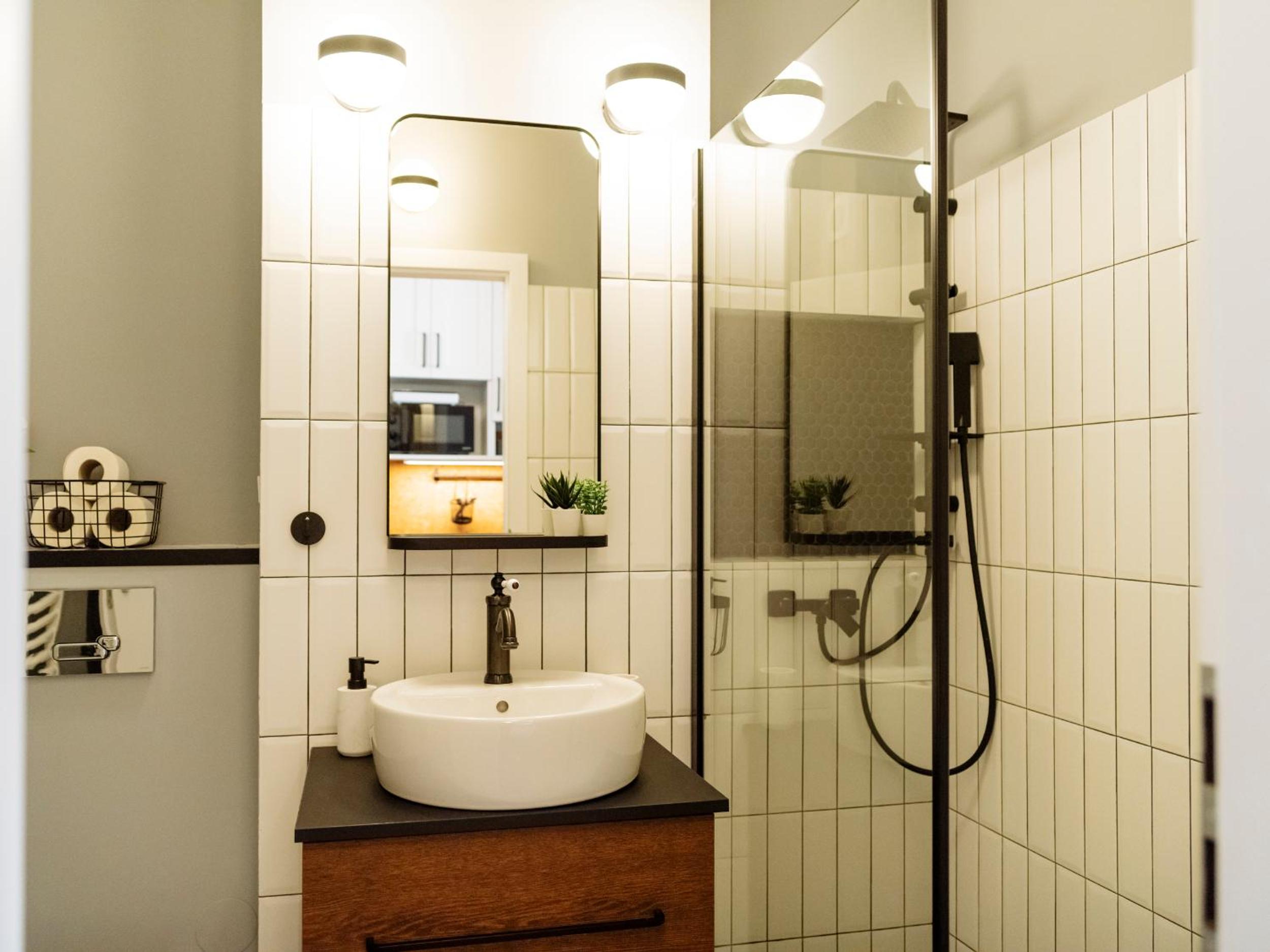 One-Bedroom Apartment - Photo 9