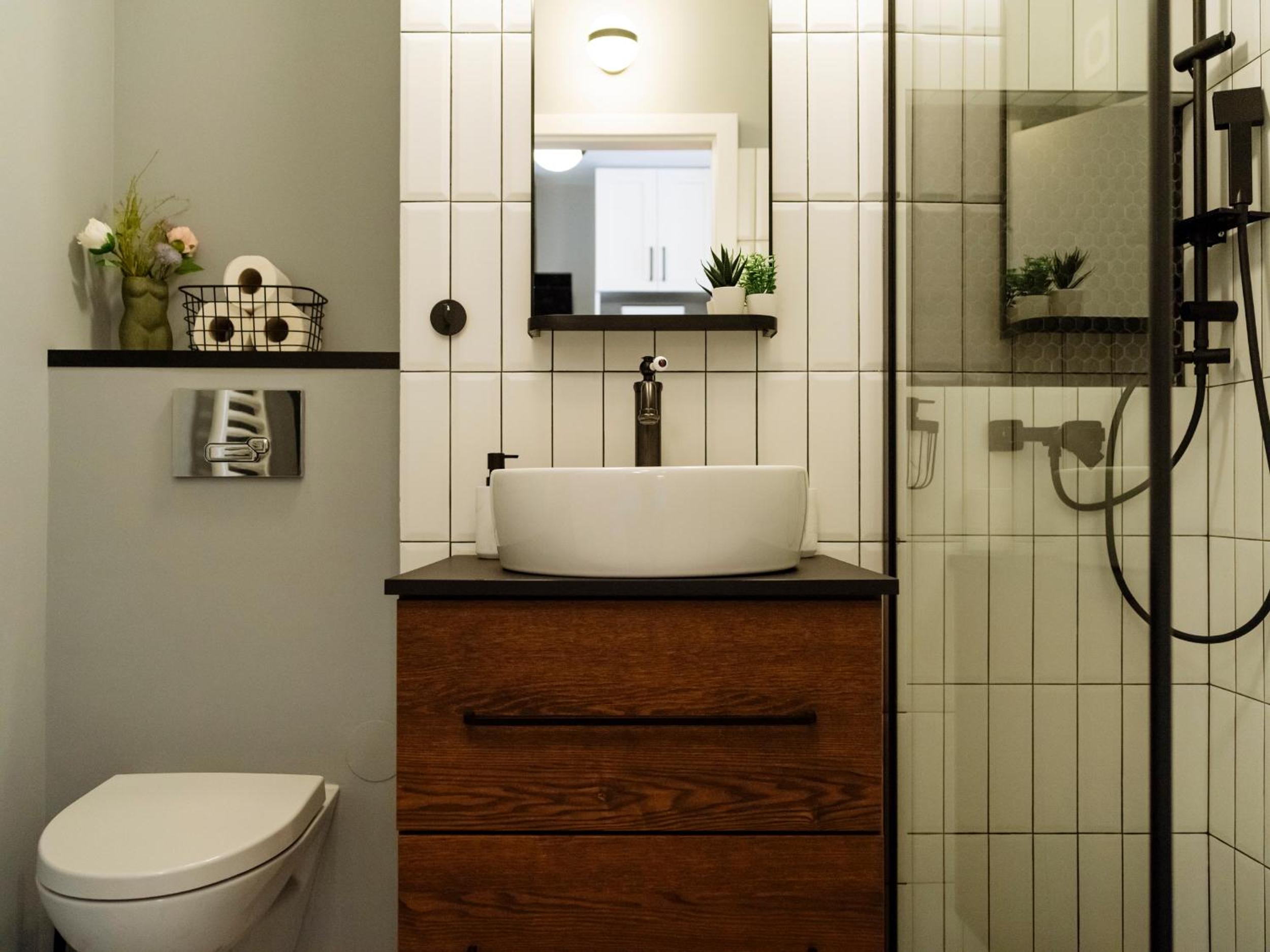 One-Bedroom Apartment - Photo 15