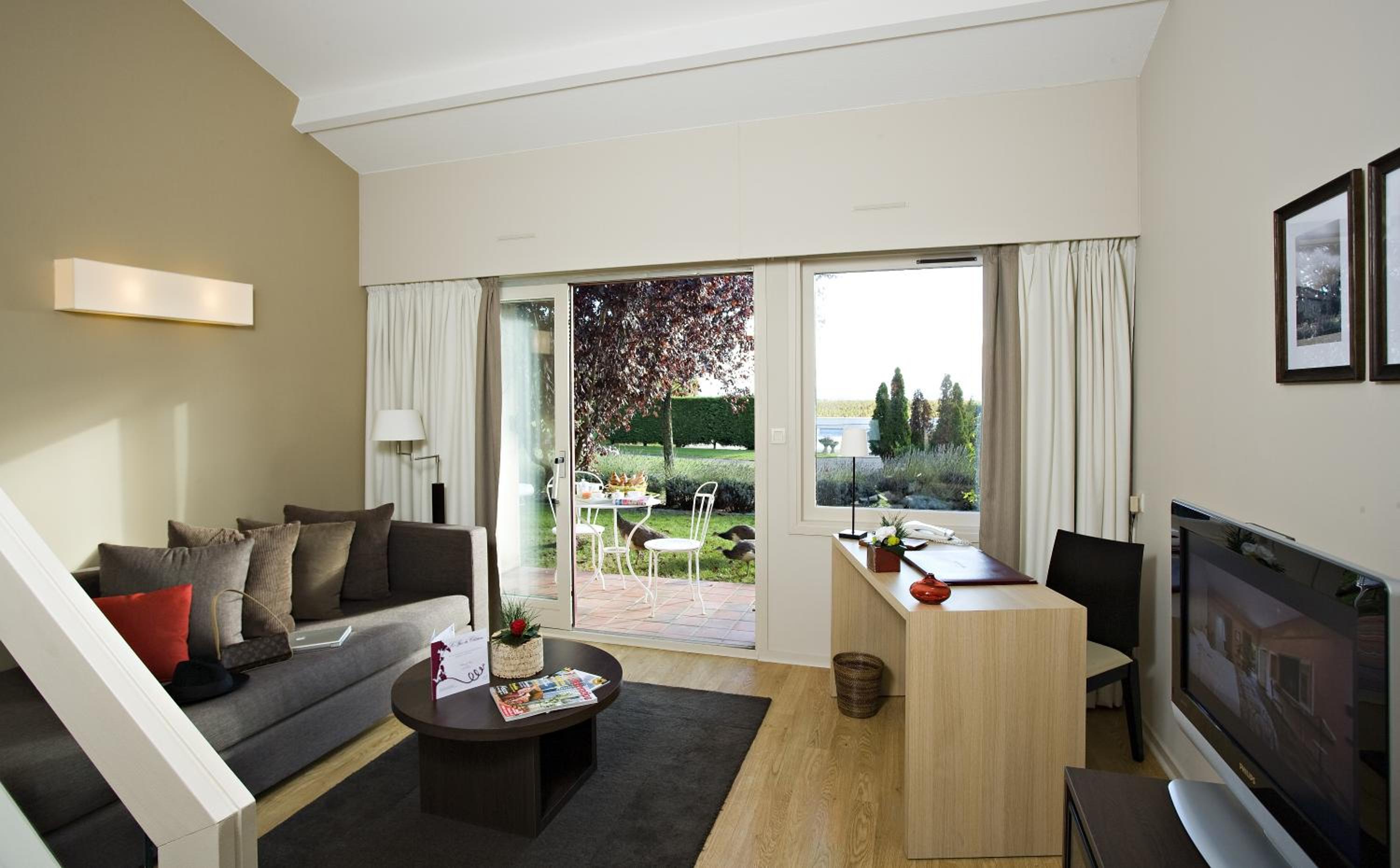 Duplex Suite - Photo 4