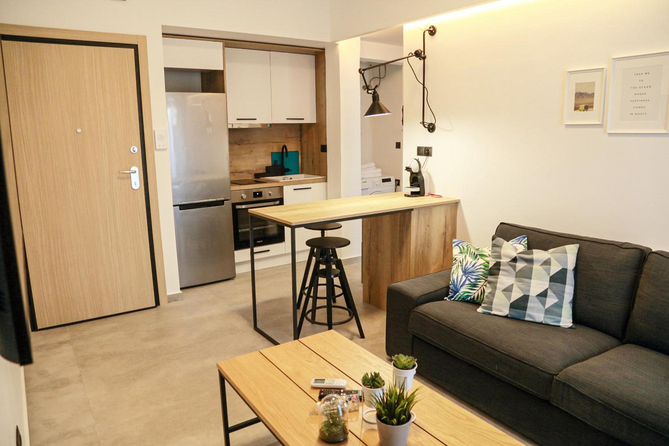 One-Bedroom Apartment