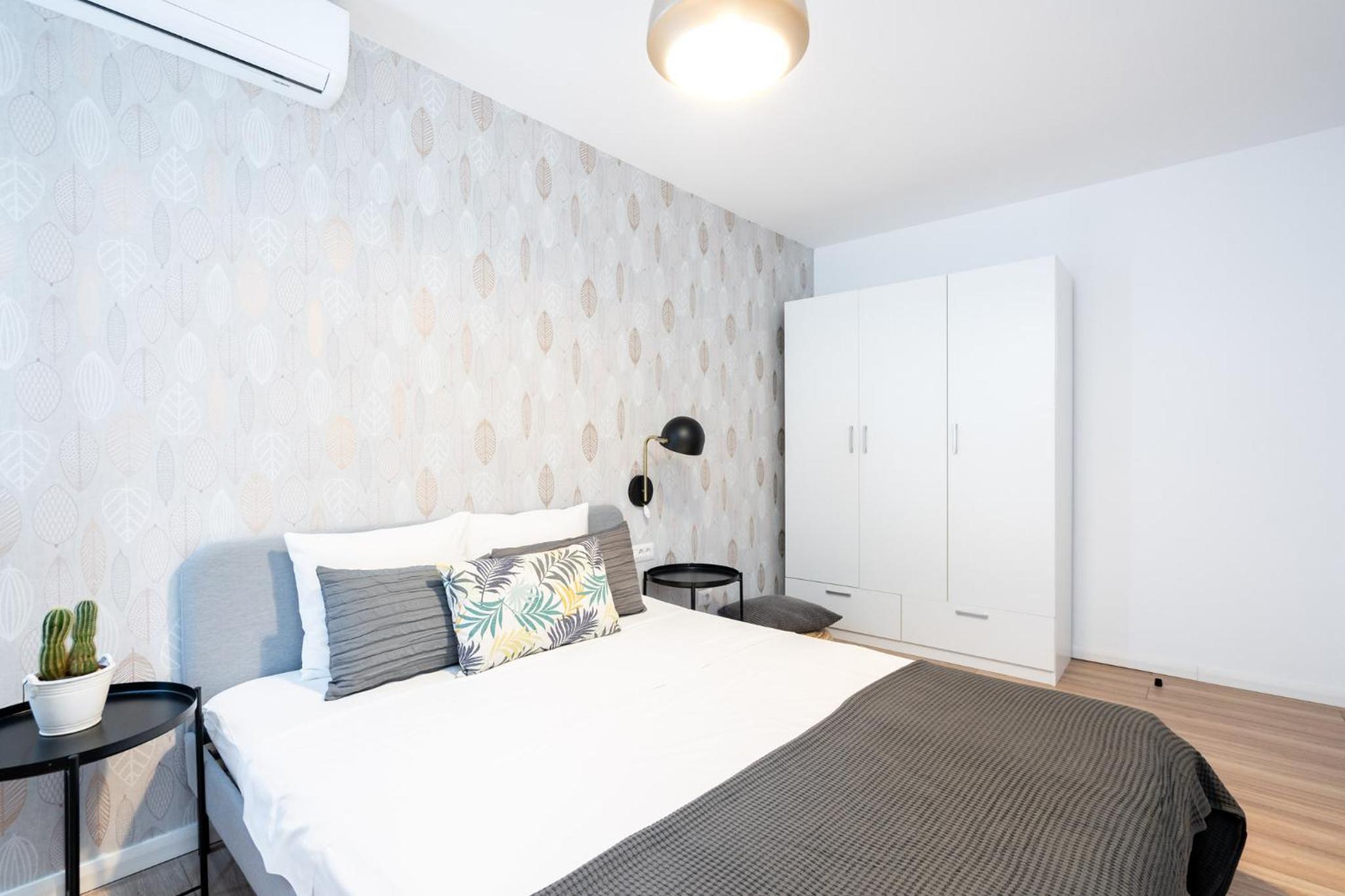 Two-Bedroom Apartment - Photo 2