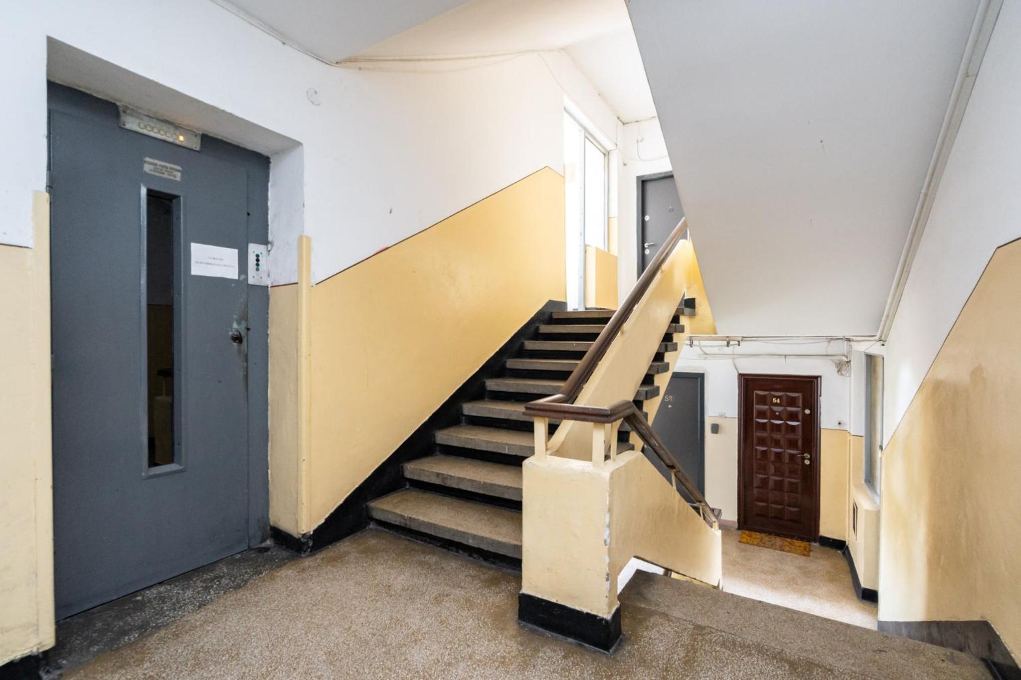 Two-Bedroom Apartment - Photo 21