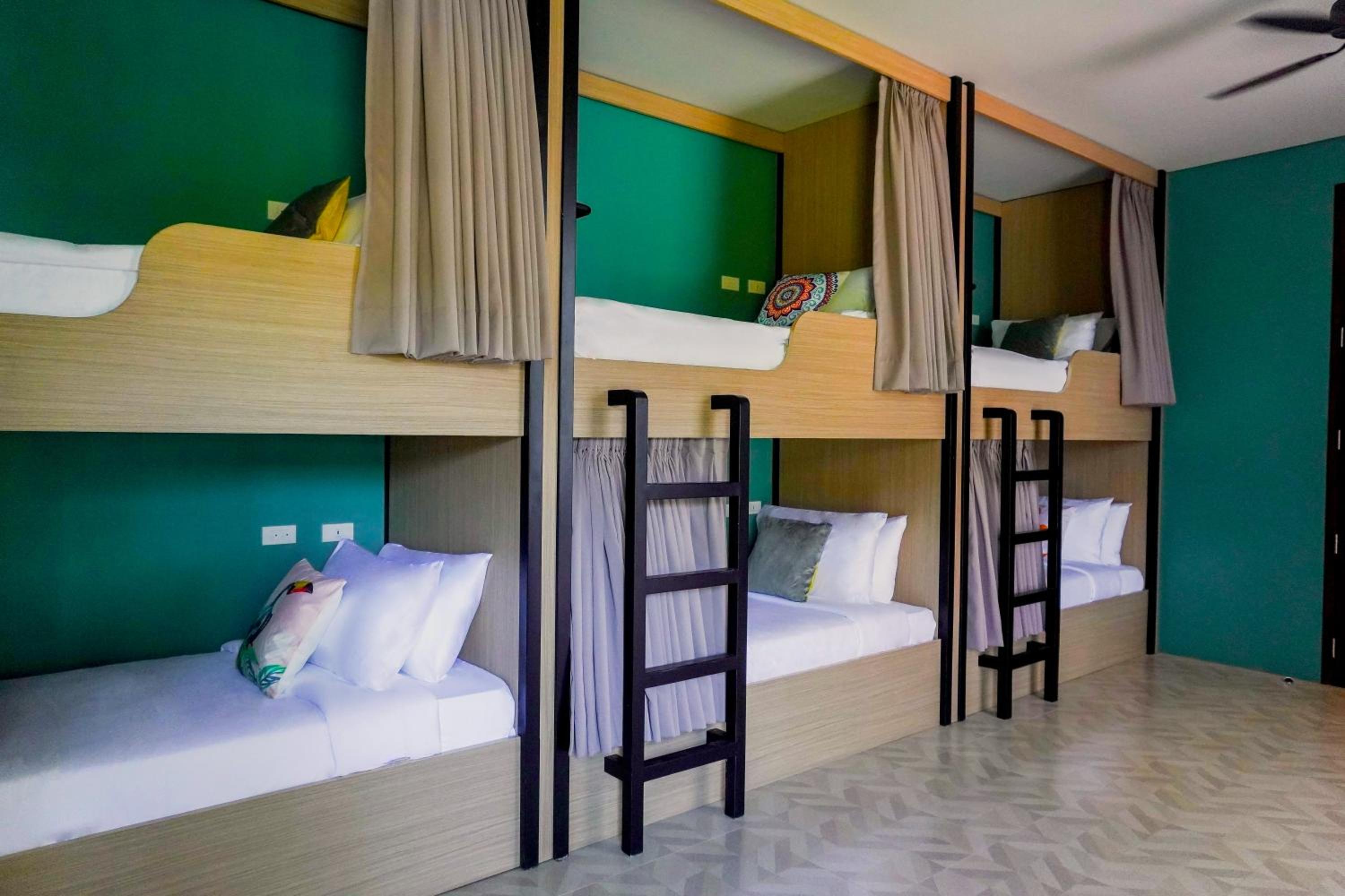 6-Bed Mixed Dormitory Room photo 2