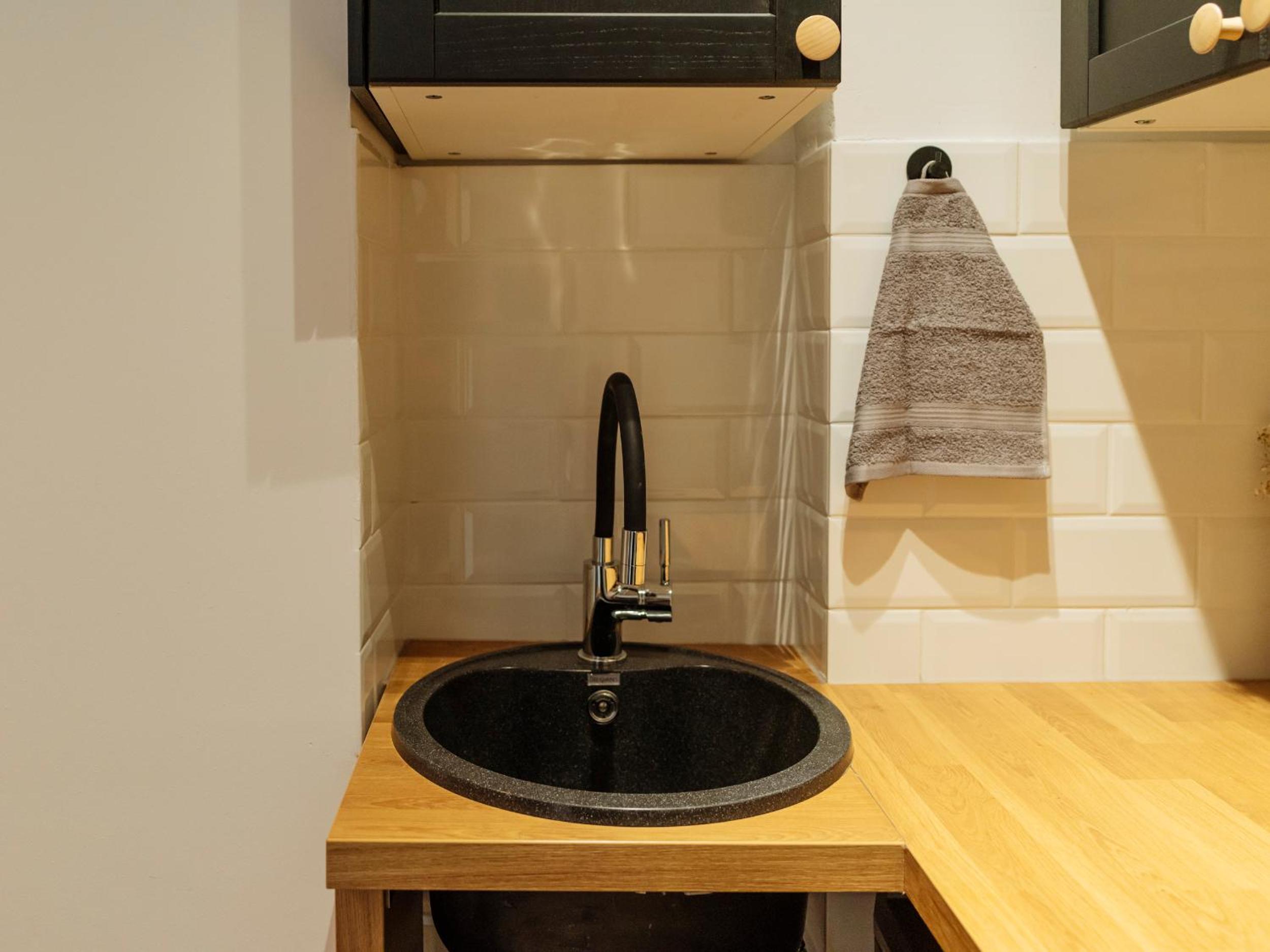One-Bedroom Apartment - Photo 12