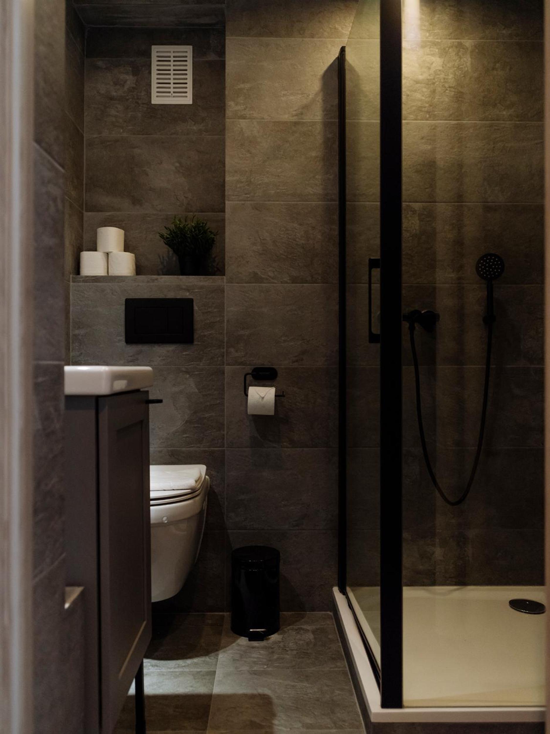 One-Bedroom Apartment - Photo 14