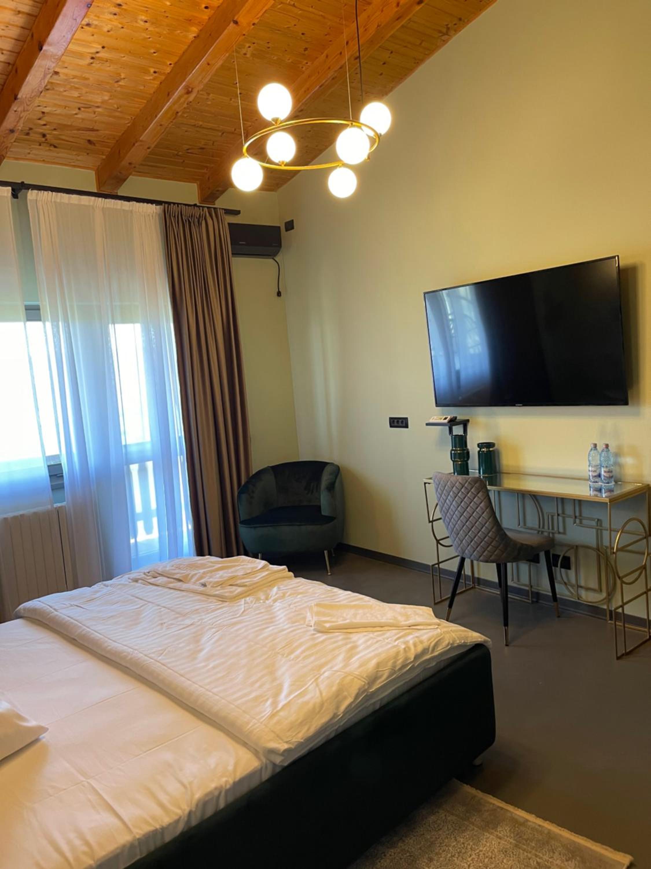 Double or Twin Room with Swimming Pool Access photo 3