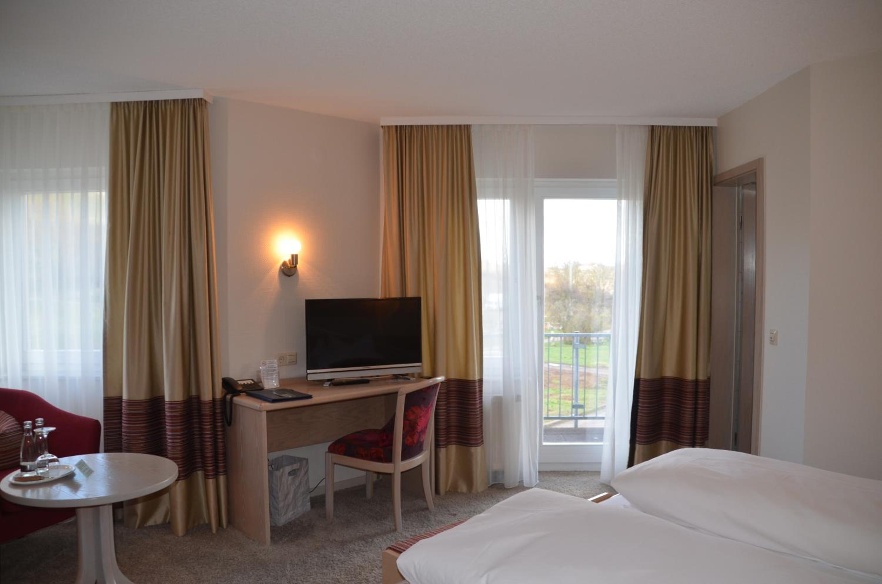 Deluxe Double Room partially with Balcony photo 1