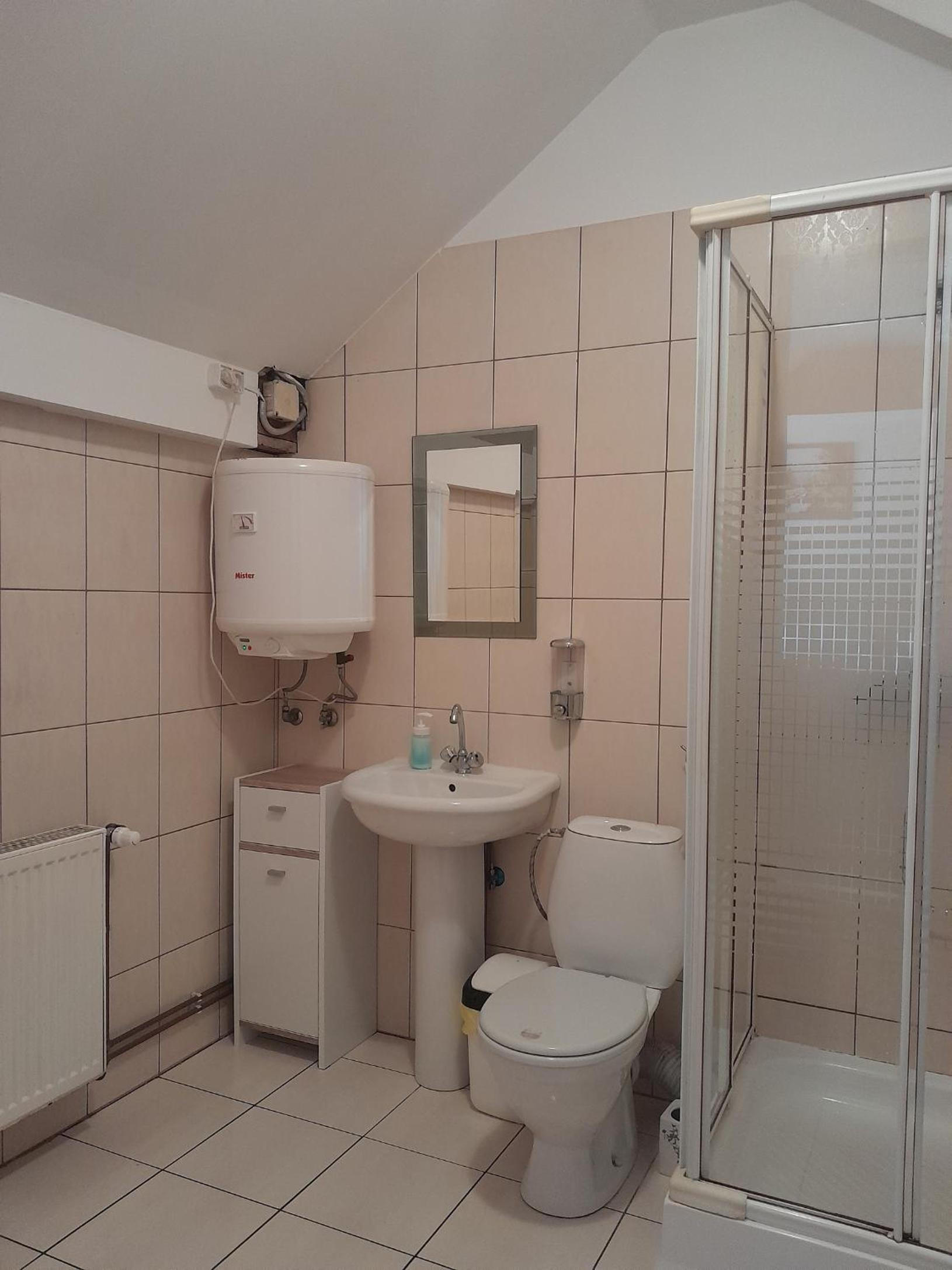 Double Room - Photo 8