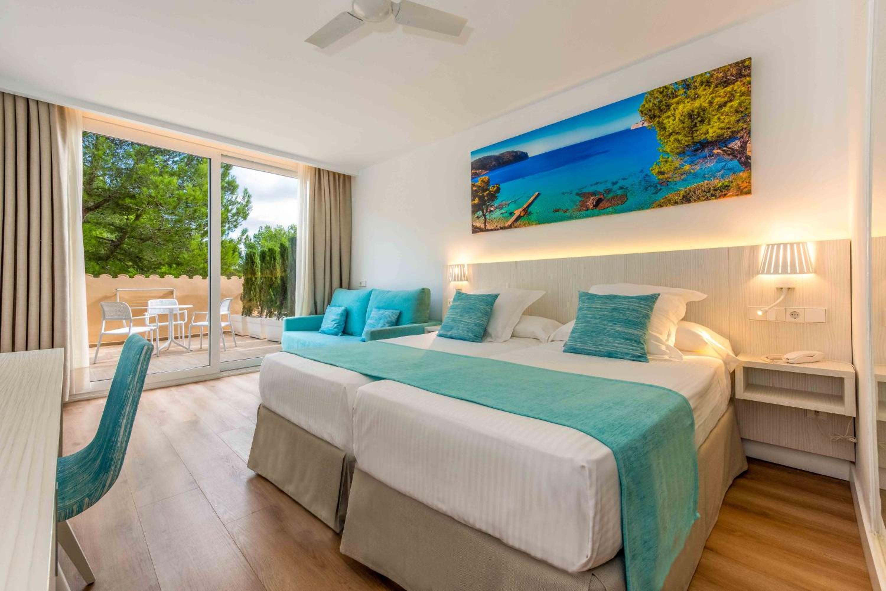 Habitación familiar con balcón