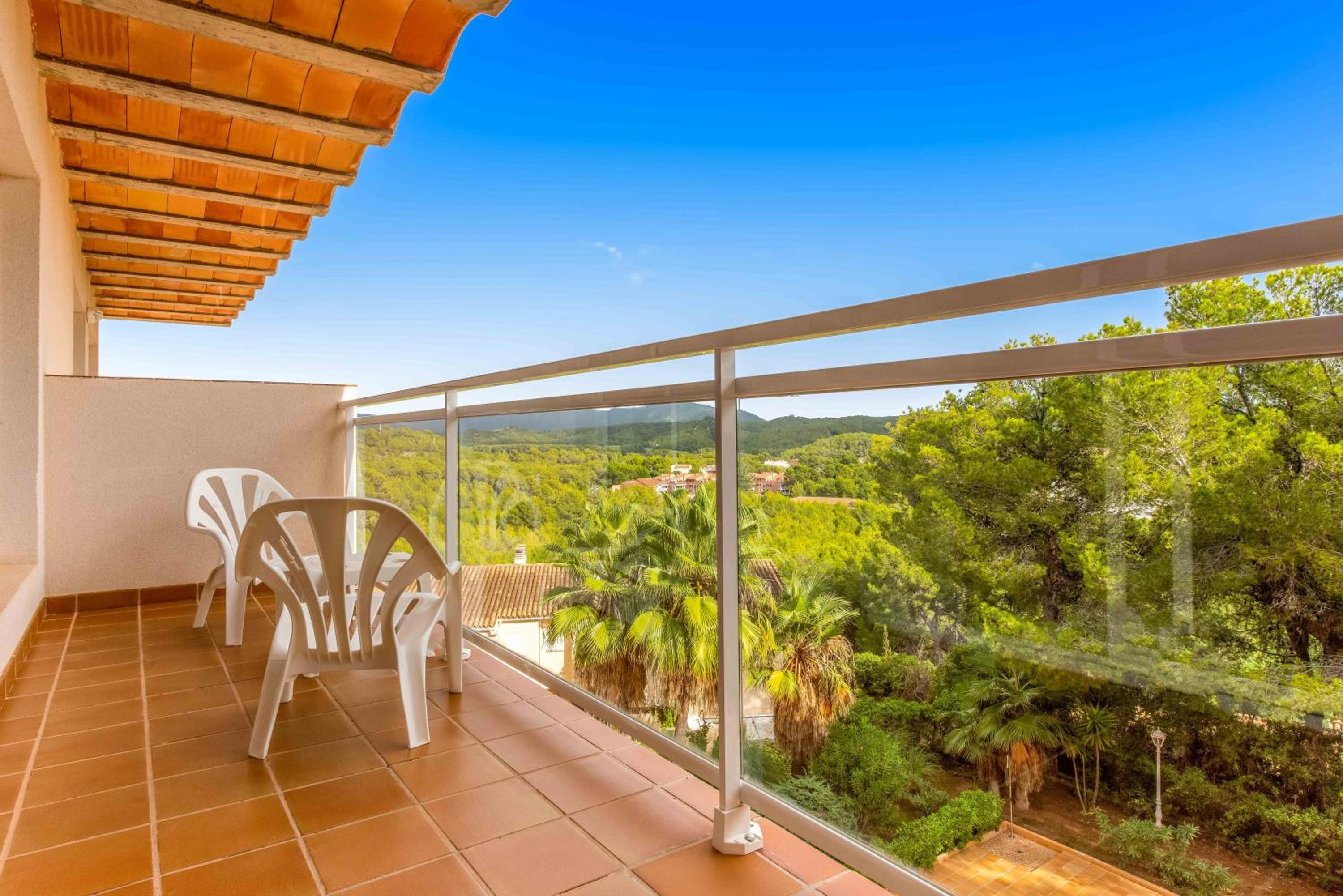 One-Bedroom Apartment with Balcony and Garden View thumbnail 6