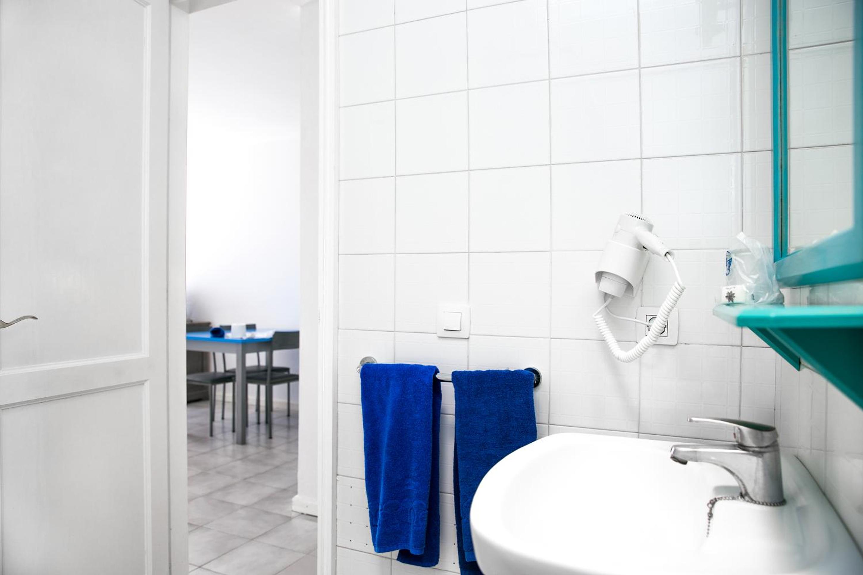One-Bedroom Apartment (3 Adults) photo 3