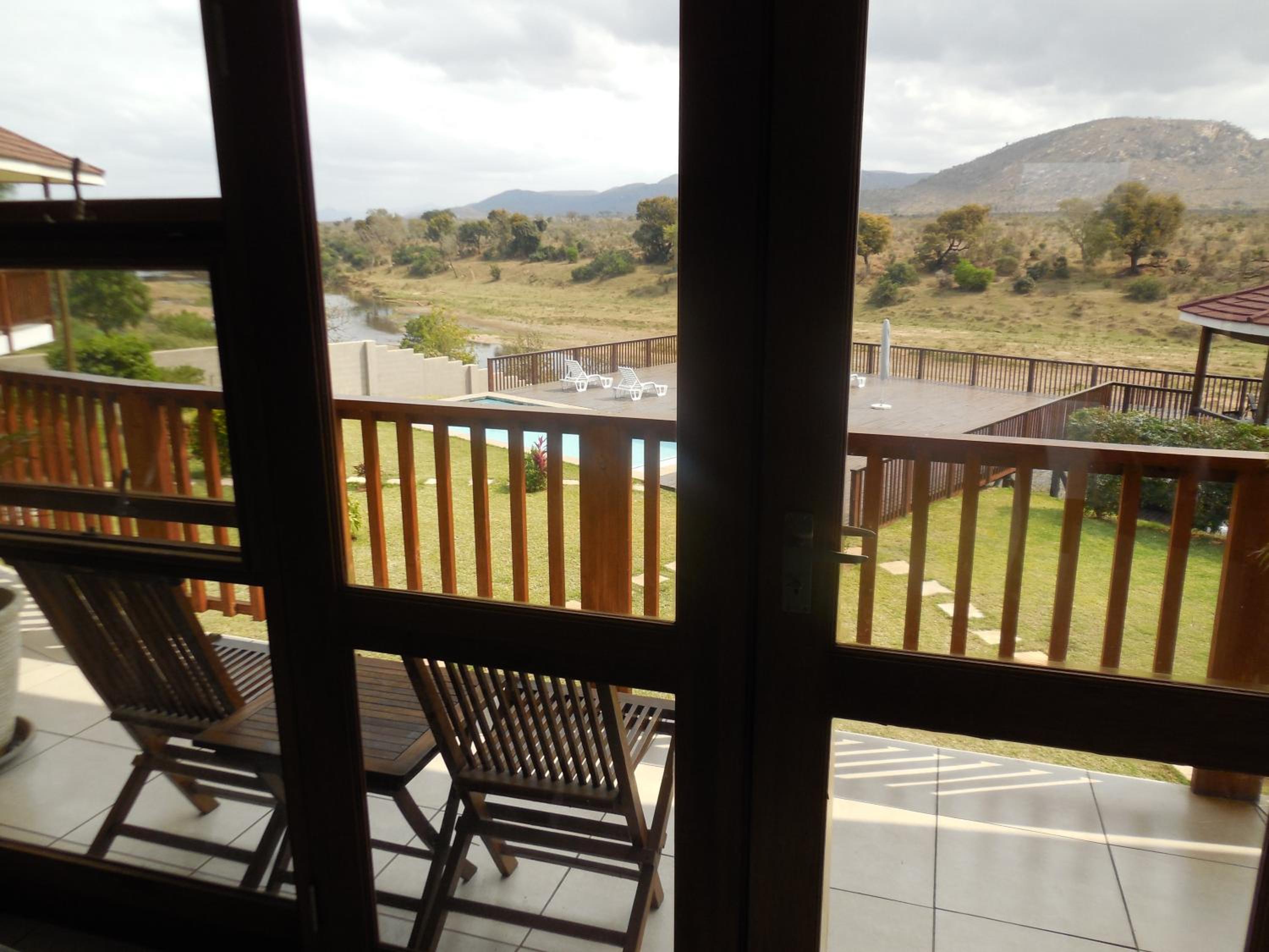 Deluxe Double or Twin Room with River View - Photo 6