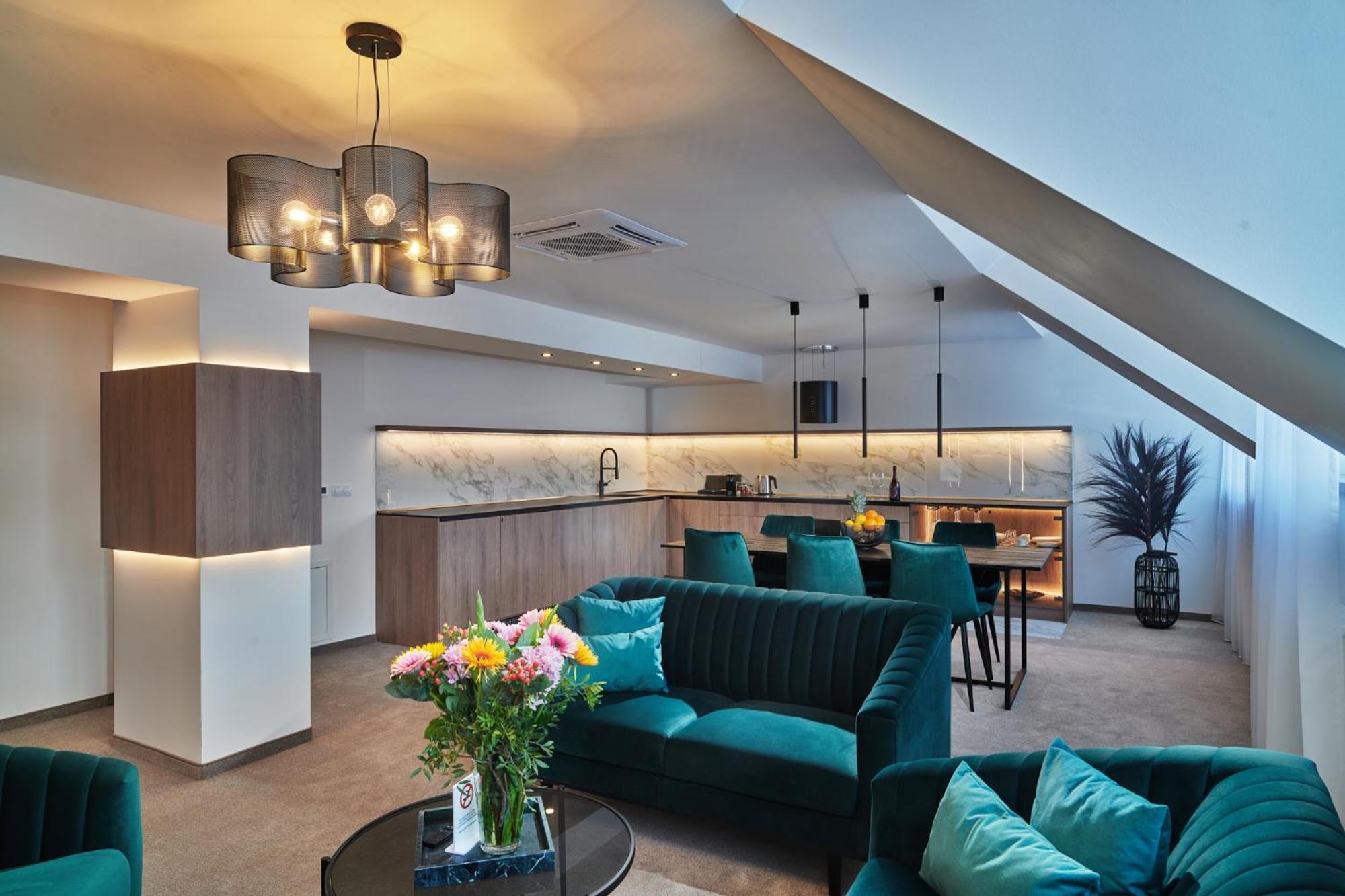 Deluxe Suite - Photo 1
