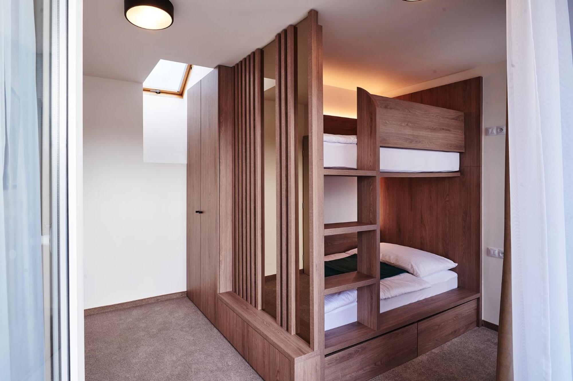 Deluxe Suite - Photo 9