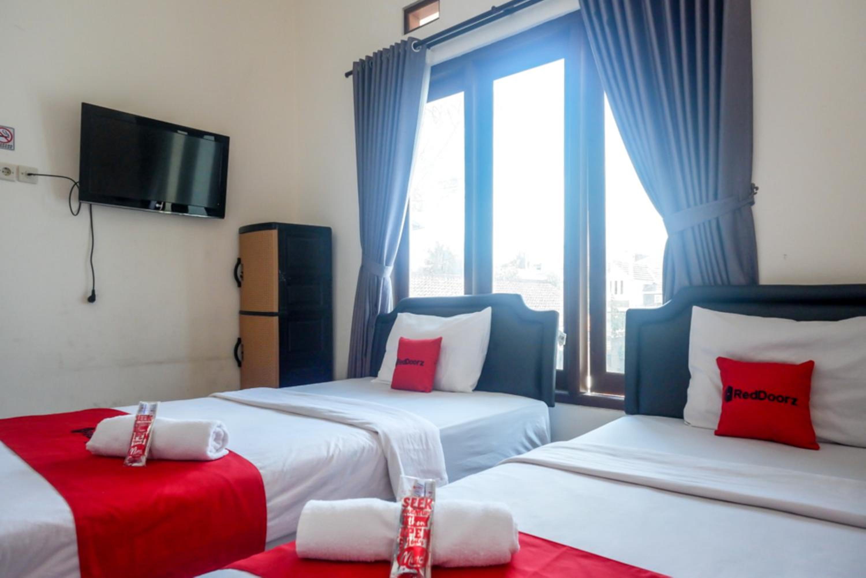 Standard Twin Room - Photo 5