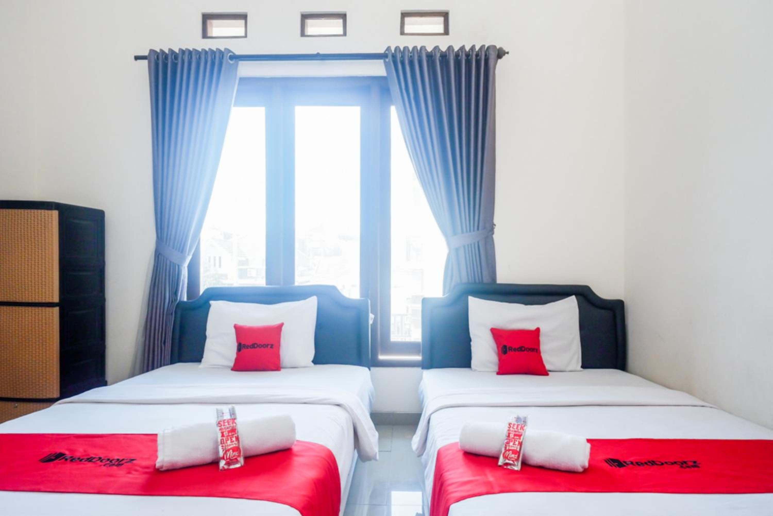 Standard Twin Room - Photo 4