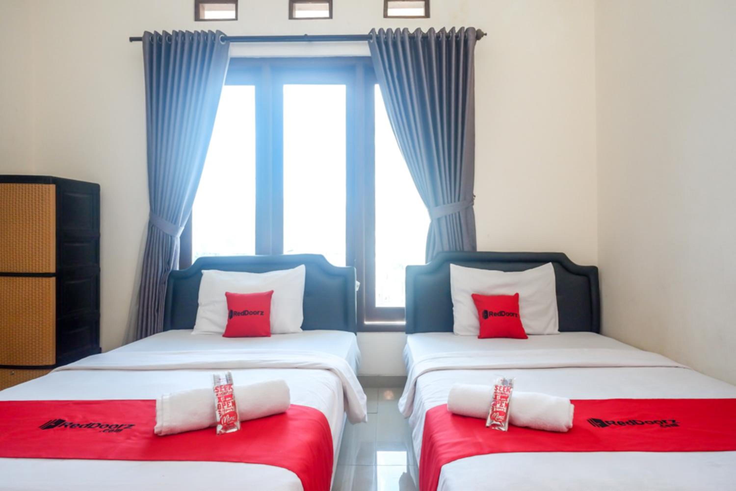 Standard Twin Room - Photo 3