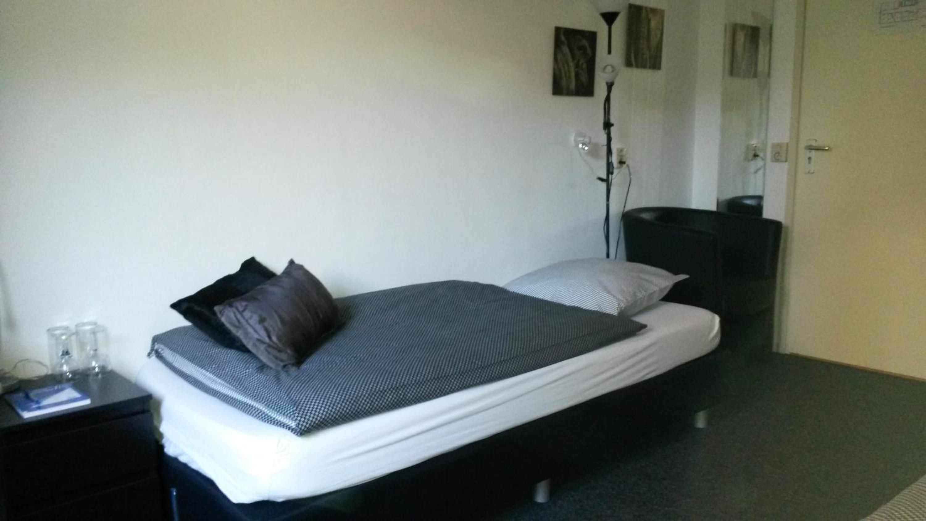 Twin Room with Shared Bathroom photo 3