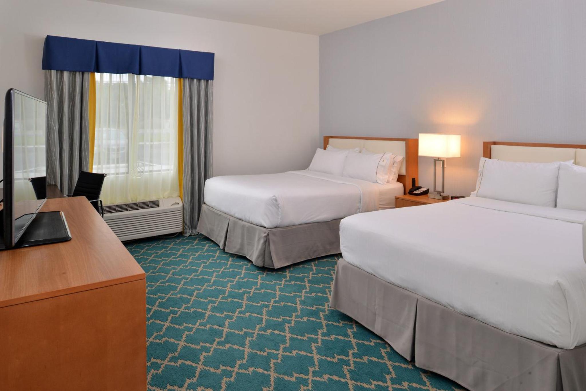 Standard Queen Room with Two Queen Beds