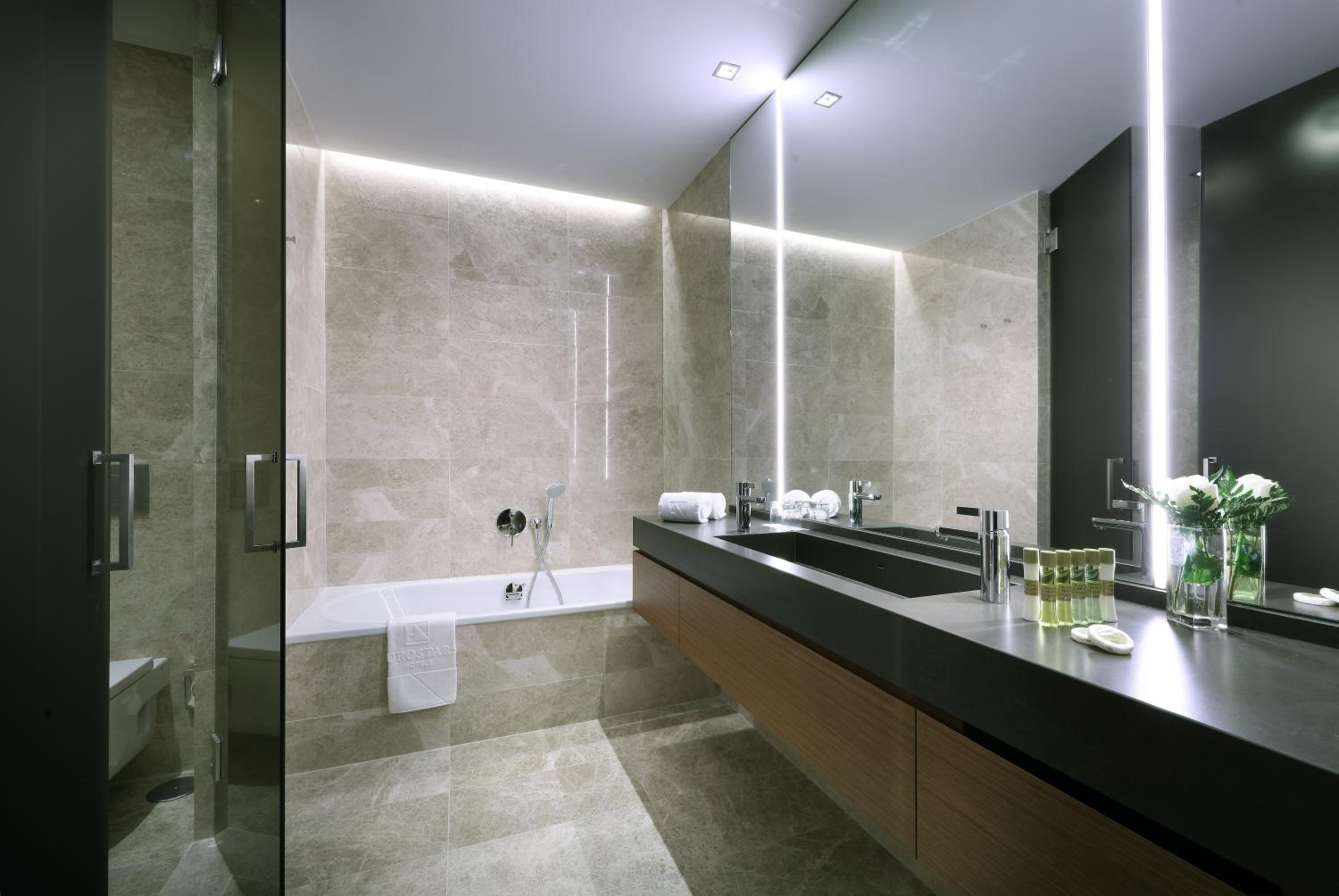 Deluxe Double Room (1 Adult)