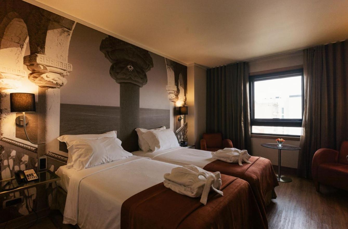 Standard Double or Twin Room - Photo 6