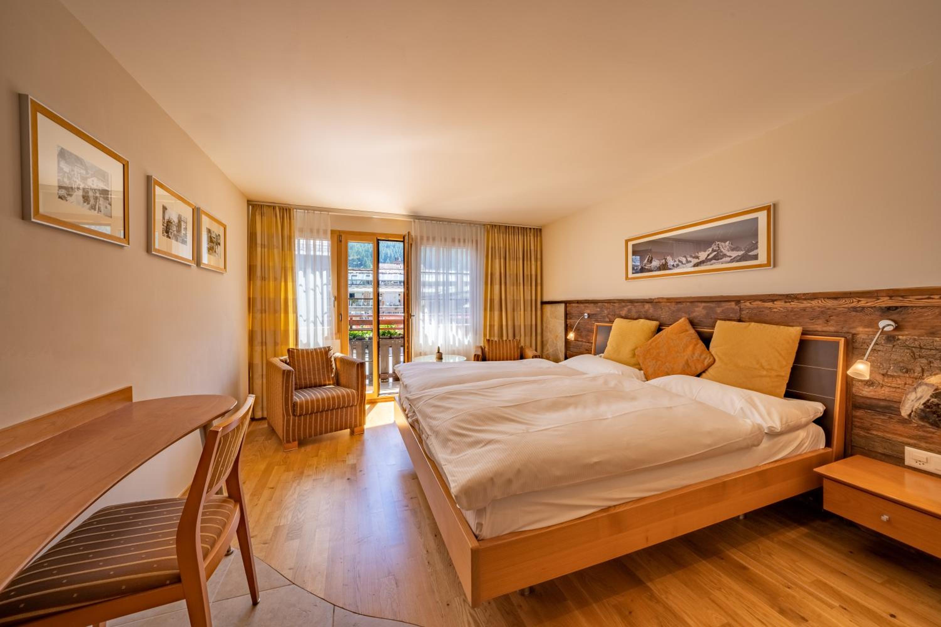 Double Room with Balcony - Photo 1