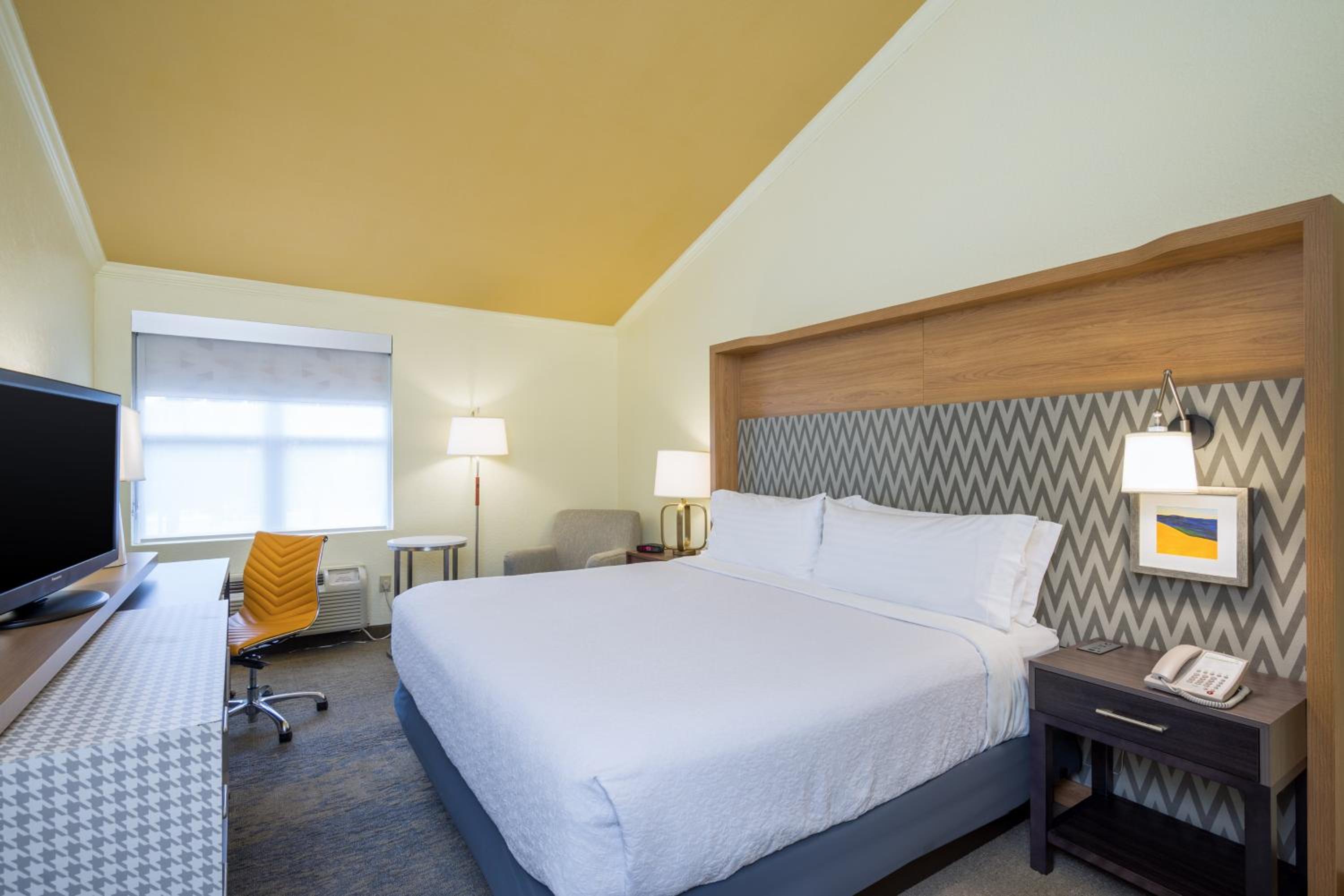 Standard King Room - Photo 1