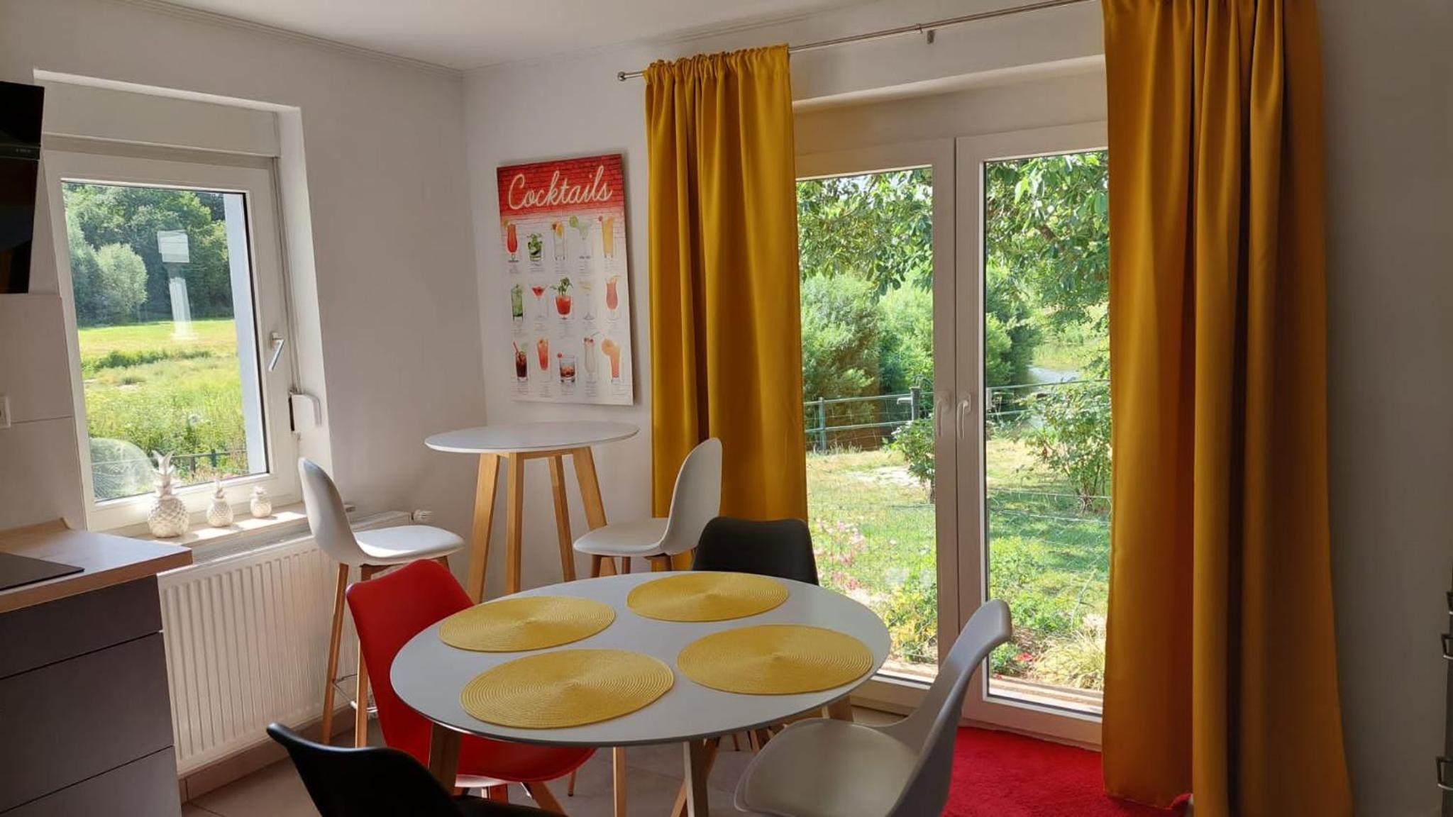 Three-Bedroom House photo 3