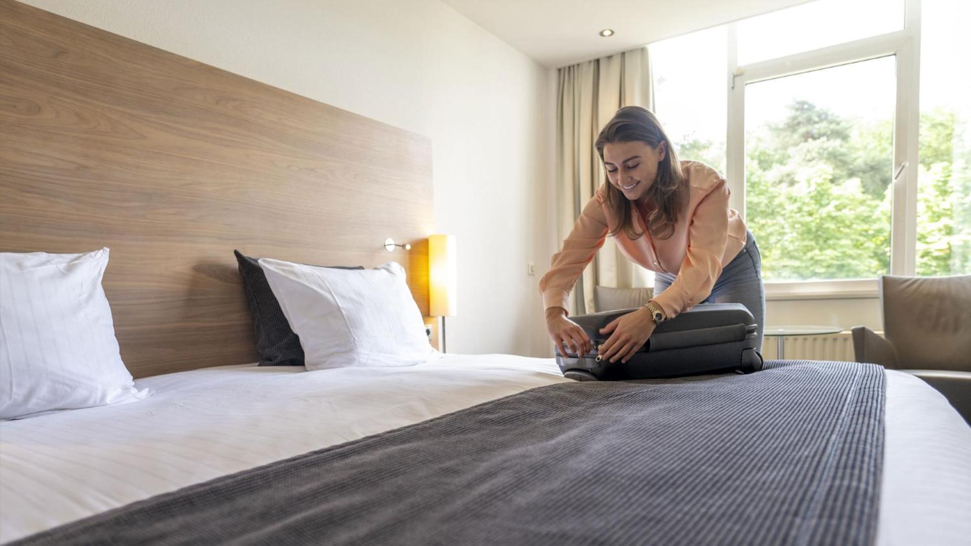 Deluxe Double or Twin Room with Spa Access - Photo 9