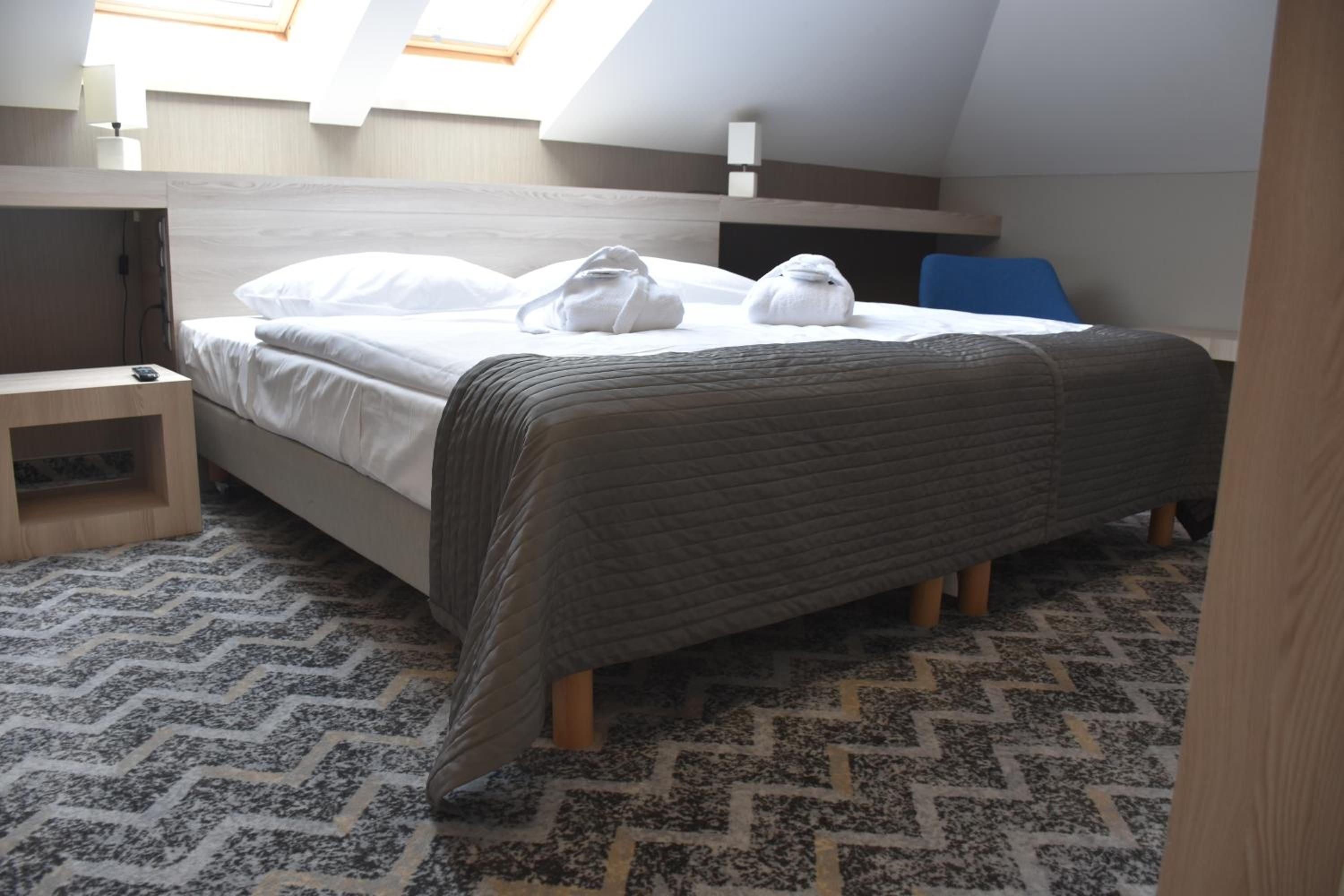 Deluxe Junior Suite - Photo 6